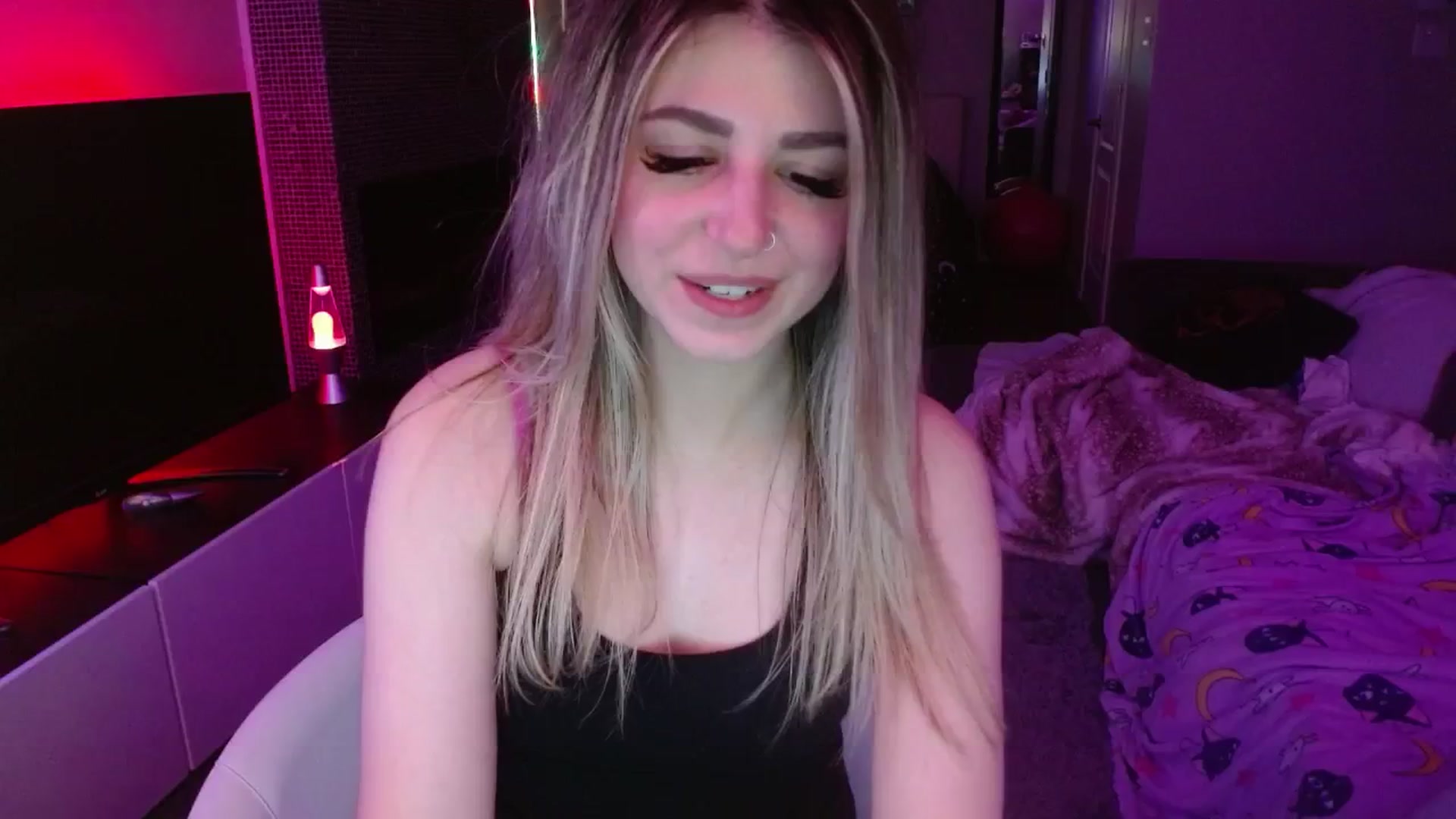 Gallery image thumbnail from Serafina's myfreecams stream on, 06/15/2024, 04:39 image 17 of 20