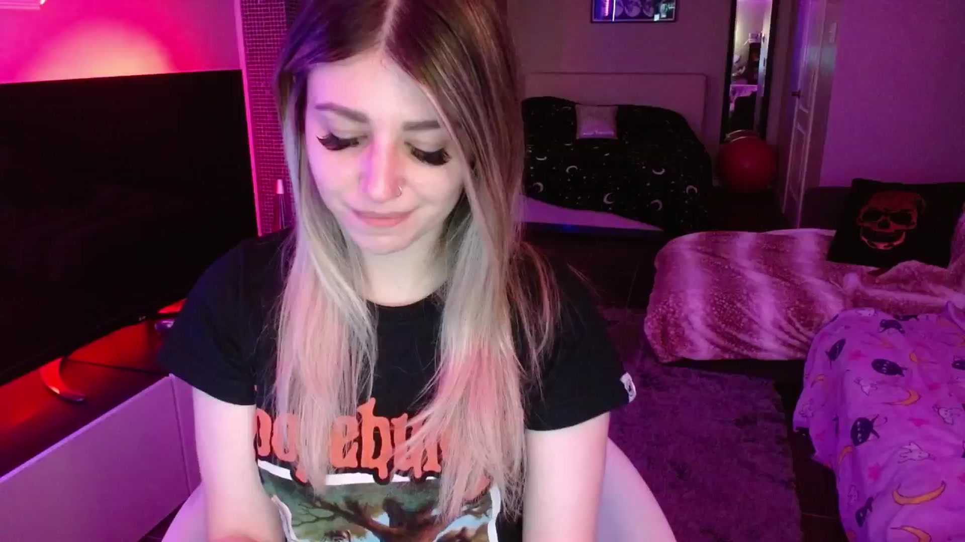 Gallery image thumbnail from Serafina's myfreecams stream on, 06/16/2024, 04:13 image 4 of 20