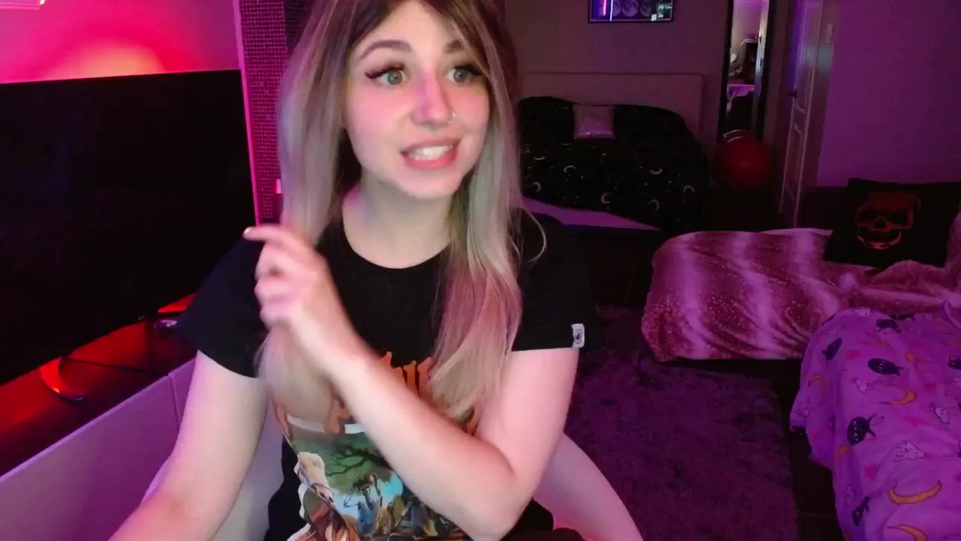 Gallery image thumbnail from Serafina's myfreecams stream on, 06/16/2024, 04:13 image 3 of 20