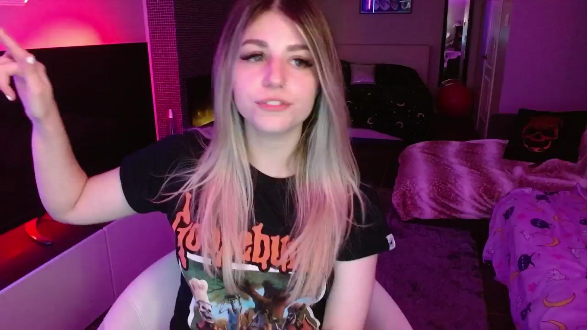 Gallery image thumbnail from Serafina's myfreecams stream on, 06/16/2024, 04:13 image 12 of 20