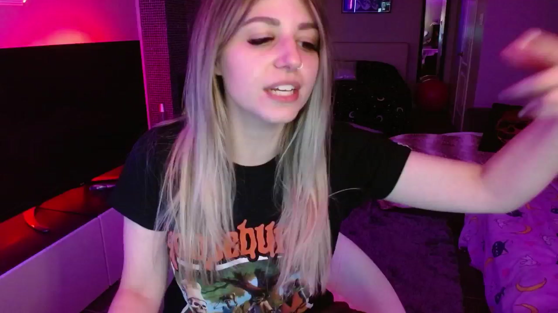 Gallery image thumbnail from Serafina's myfreecams stream on, 06/16/2024, 04:13 image 2 of 20