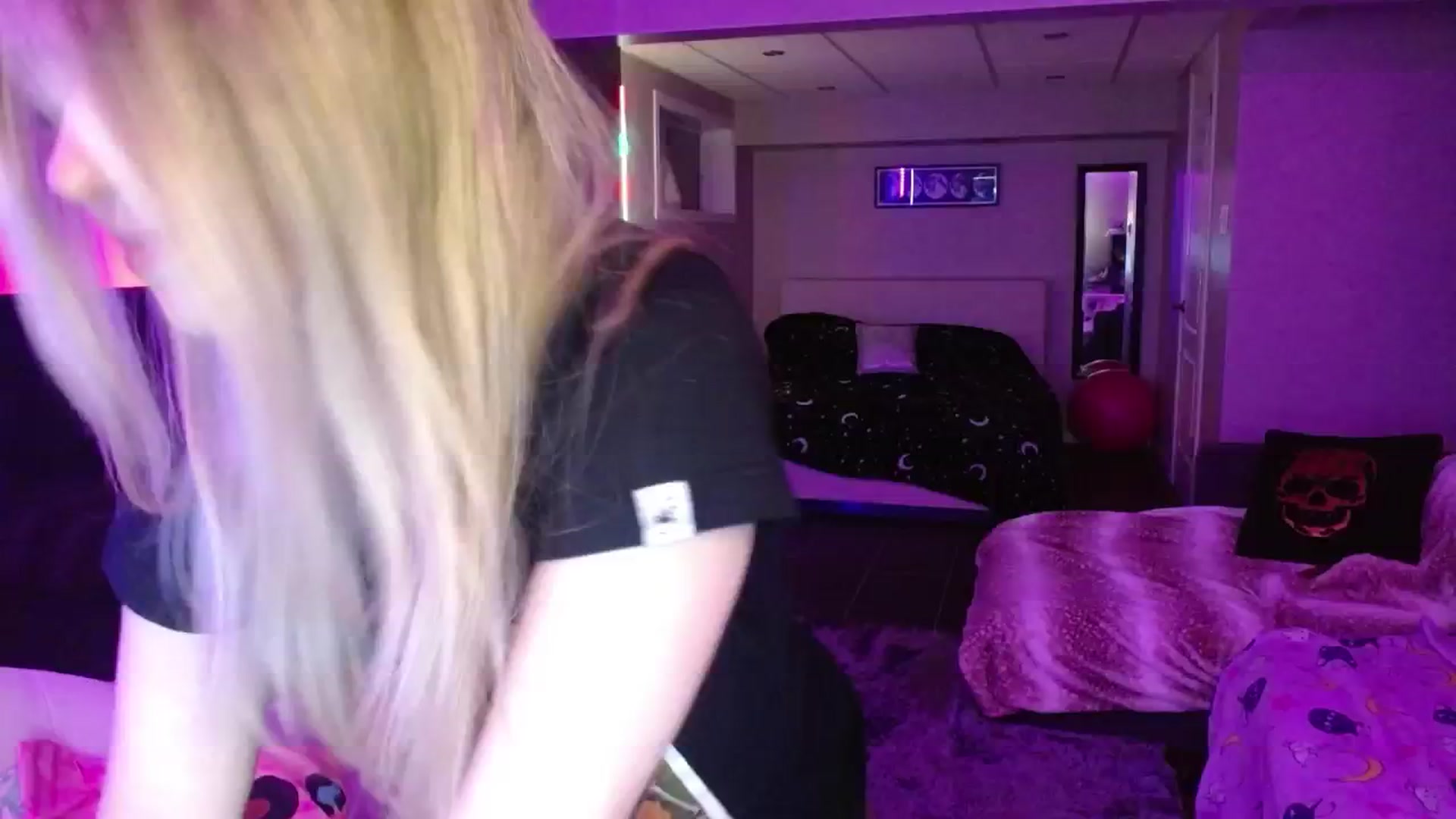 Gallery image thumbnail from Serafina's myfreecams stream on, 06/16/2024, 04:13 image 16 of 20