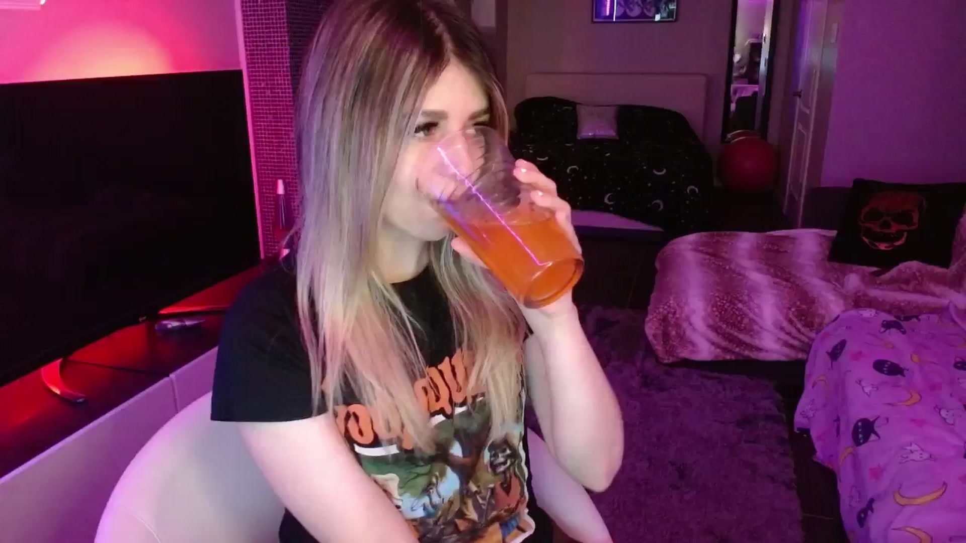 Gallery image thumbnail from Serafina's myfreecams stream on, 06/16/2024, 04:13 image 10 of 20