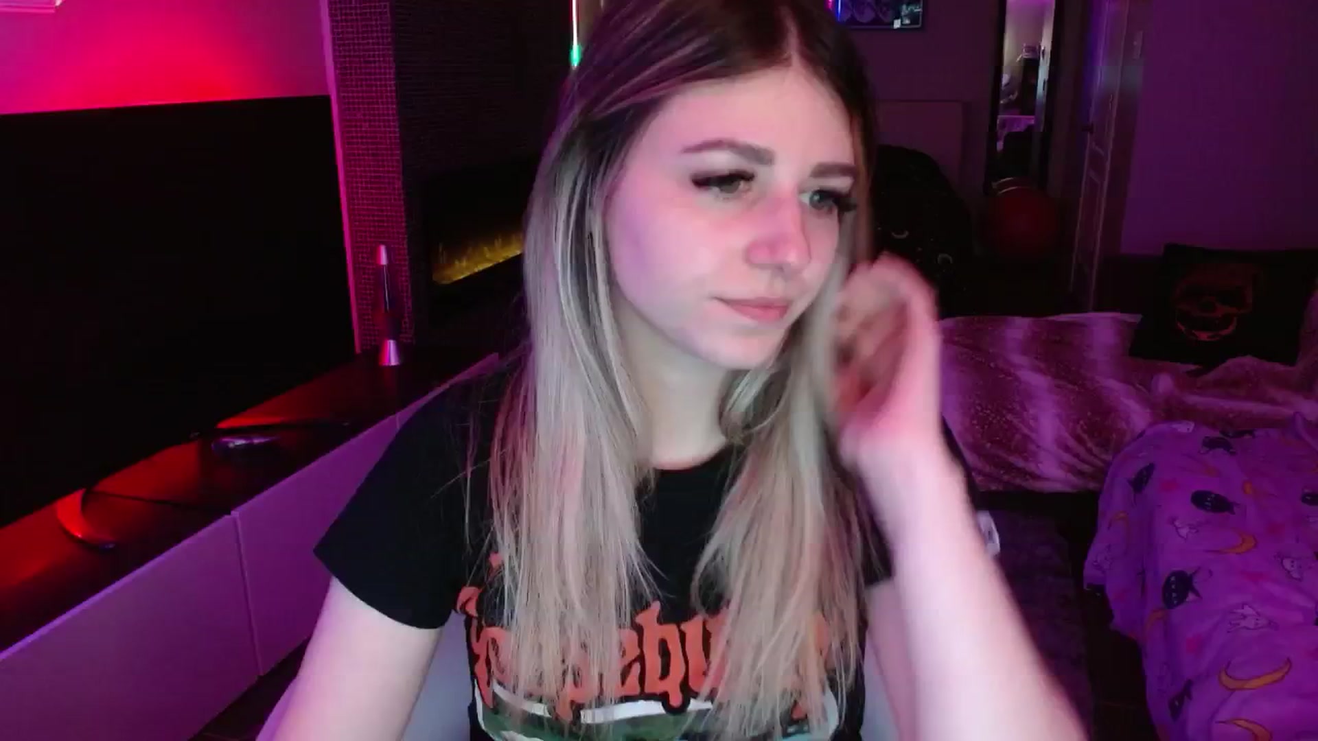 Gallery image thumbnail from Serafina's myfreecams stream on, 06/16/2024, 04:13 image 6 of 20
