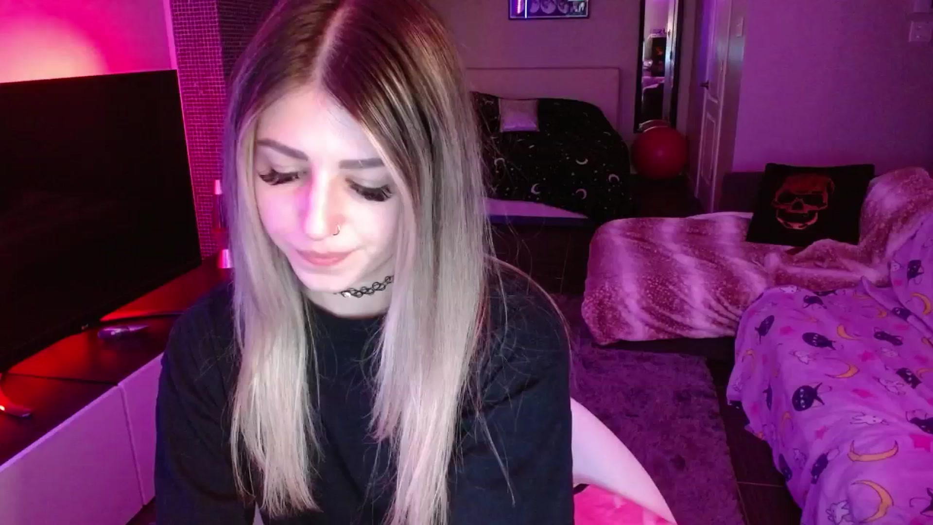 Gallery image thumbnail from Serafina's myfreecams stream on, 06/19/2024, 03:52 image 4 of 20