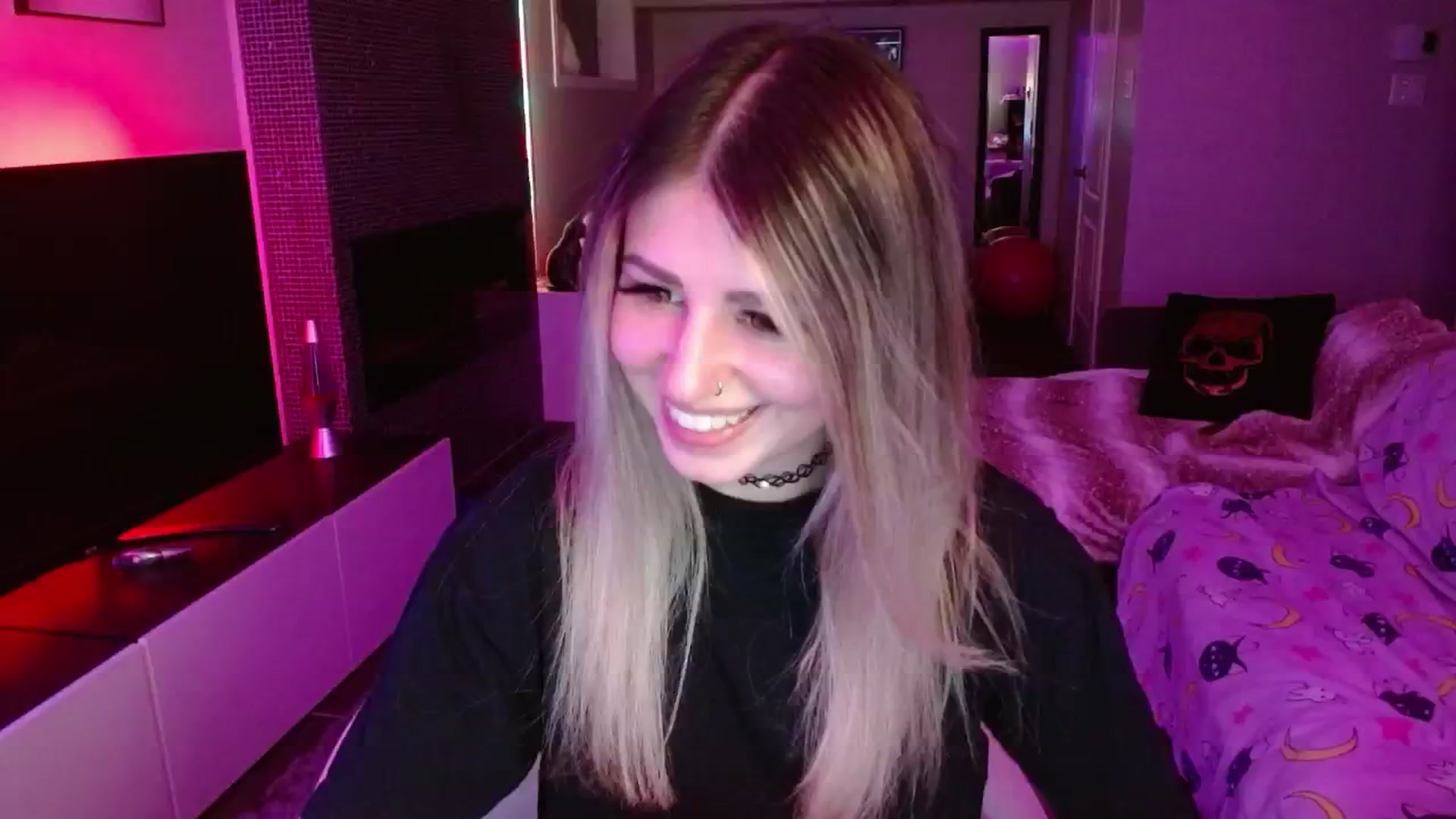 Gallery image thumbnail from Serafina's myfreecams stream on, 06/19/2024, 03:52 image 18 of 20