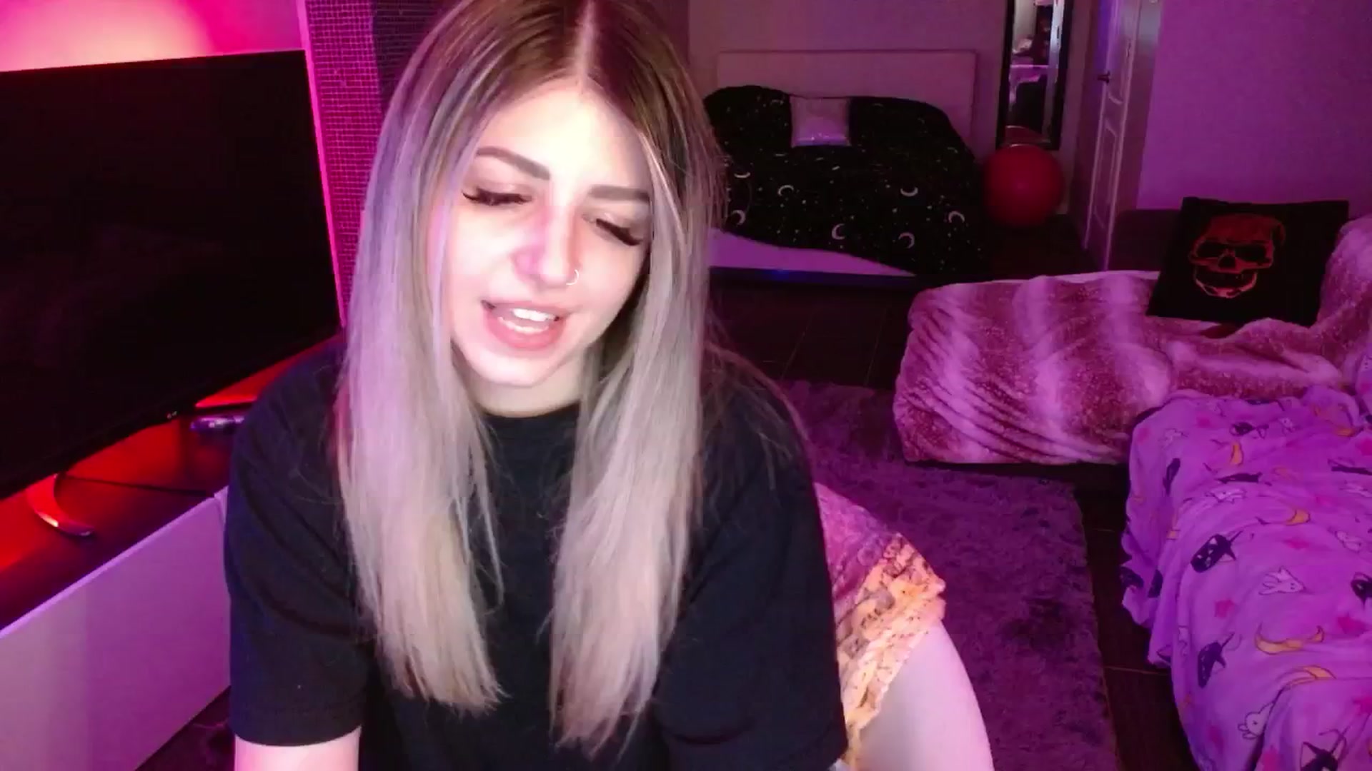 Gallery image thumbnail from Serafina's myfreecams stream on, 06/19/2024, 06:22 image 10 of 20