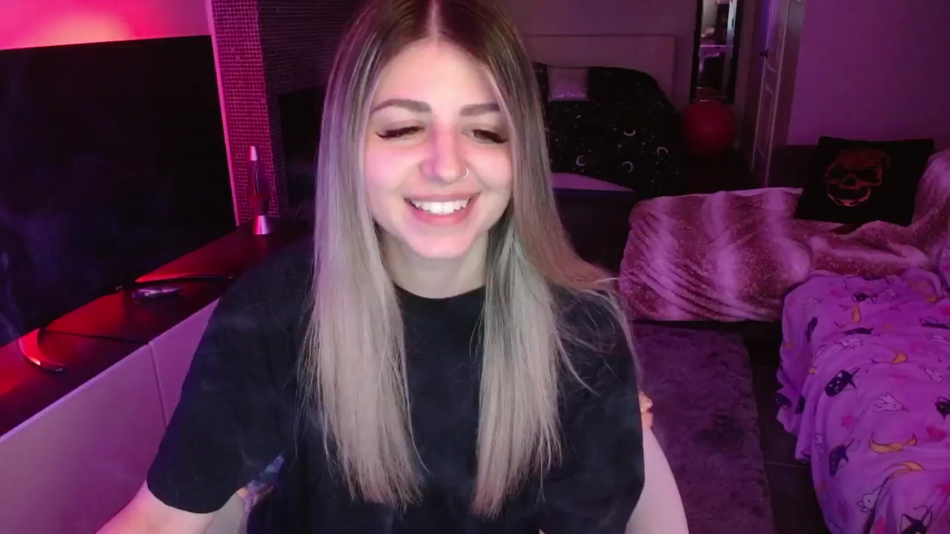 Gallery image thumbnail from Serafina's myfreecams stream on, 06/19/2024, 06:22 image 3 of 20