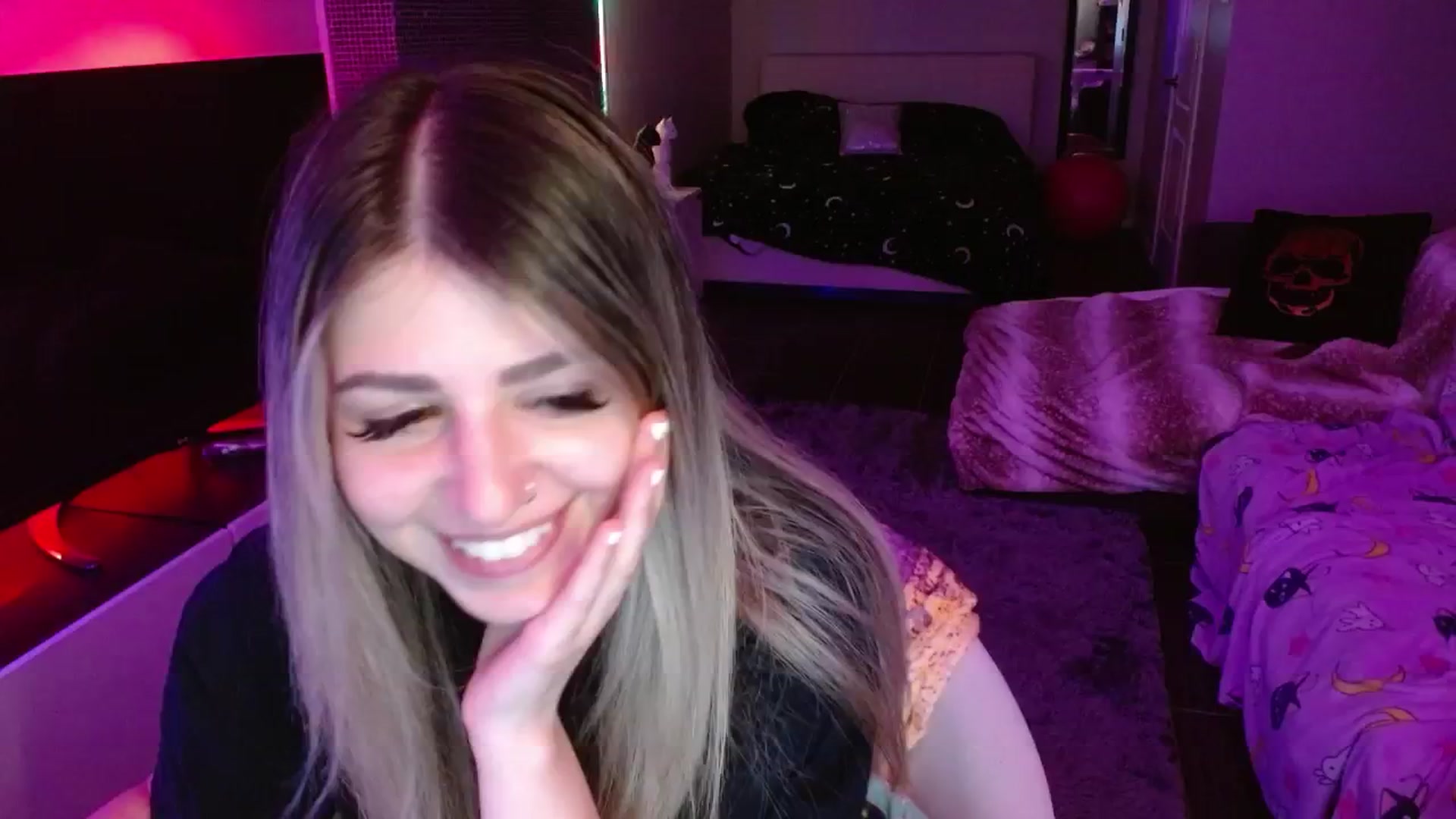 Gallery image thumbnail from Serafina's myfreecams stream on, 06/19/2024, 06:22 image 18 of 20