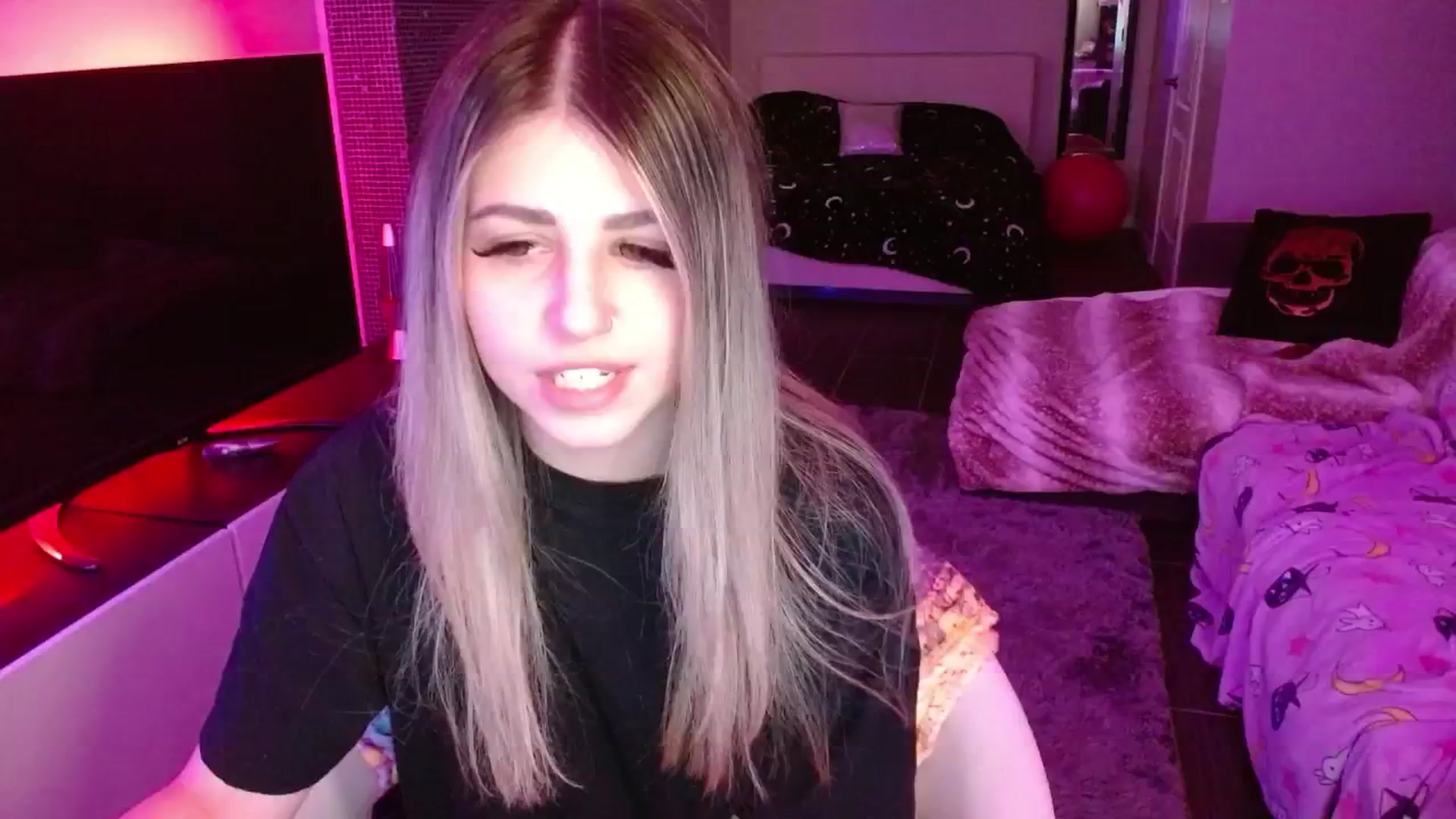 Gallery image thumbnail from Serafina's myfreecams stream on, 06/19/2024, 06:22 image 20 of 20