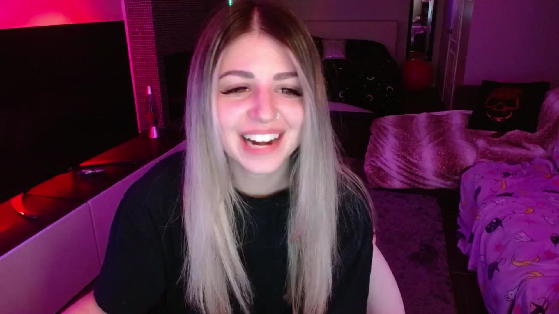 Gallery image thumbnail from Serafina's myfreecams stream on, 06/19/2024, 06:22 image 8 of 20