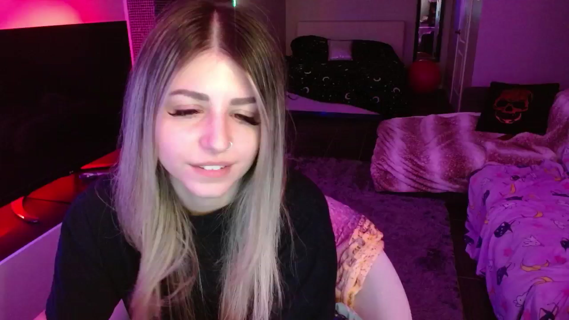 Gallery image thumbnail from Serafina's myfreecams stream on, 06/19/2024, 06:22 image 16 of 20