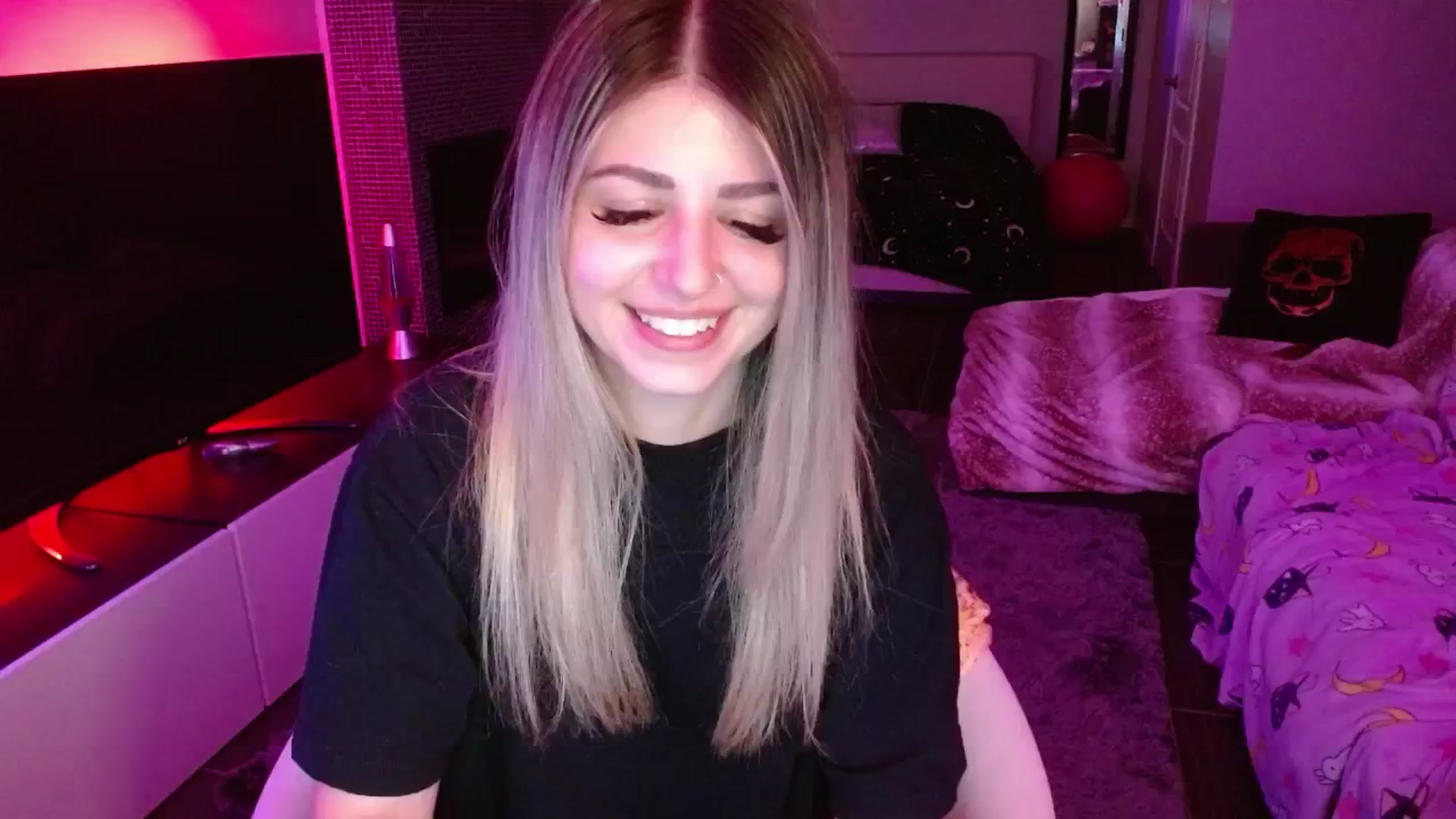 Gallery image thumbnail from Serafina's myfreecams stream on, 06/19/2024, 06:22 image 14 of 20