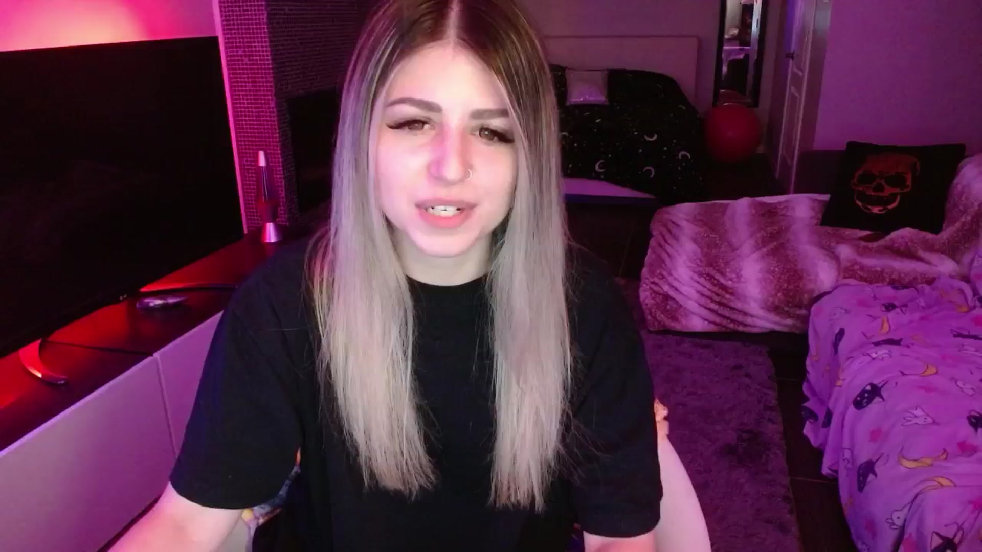 Gallery image thumbnail from Serafina's myfreecams stream on, 06/19/2024, 06:22 image 6 of 20
