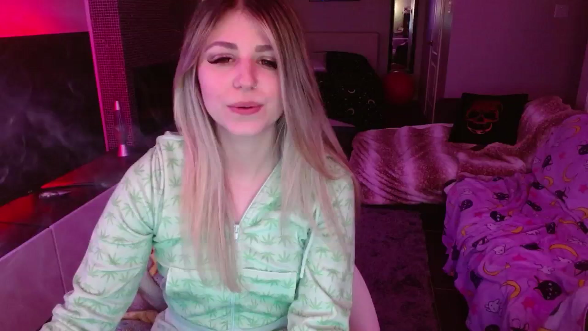Gallery image thumbnail from Serafina's myfreecams stream on, 06/20/2024, 06:03 image 6 of 20