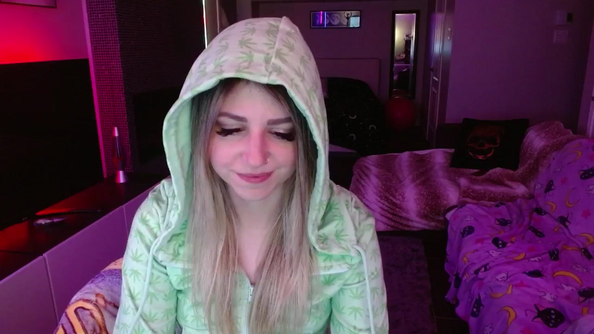 Gallery image thumbnail from Serafina's myfreecams stream on, 06/20/2024, 06:03 image 16 of 20