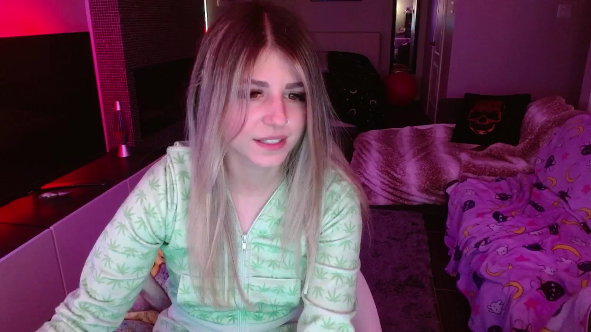 Gallery image thumbnail from Serafina's myfreecams stream on, 06/20/2024, 06:03 image 7 of 20