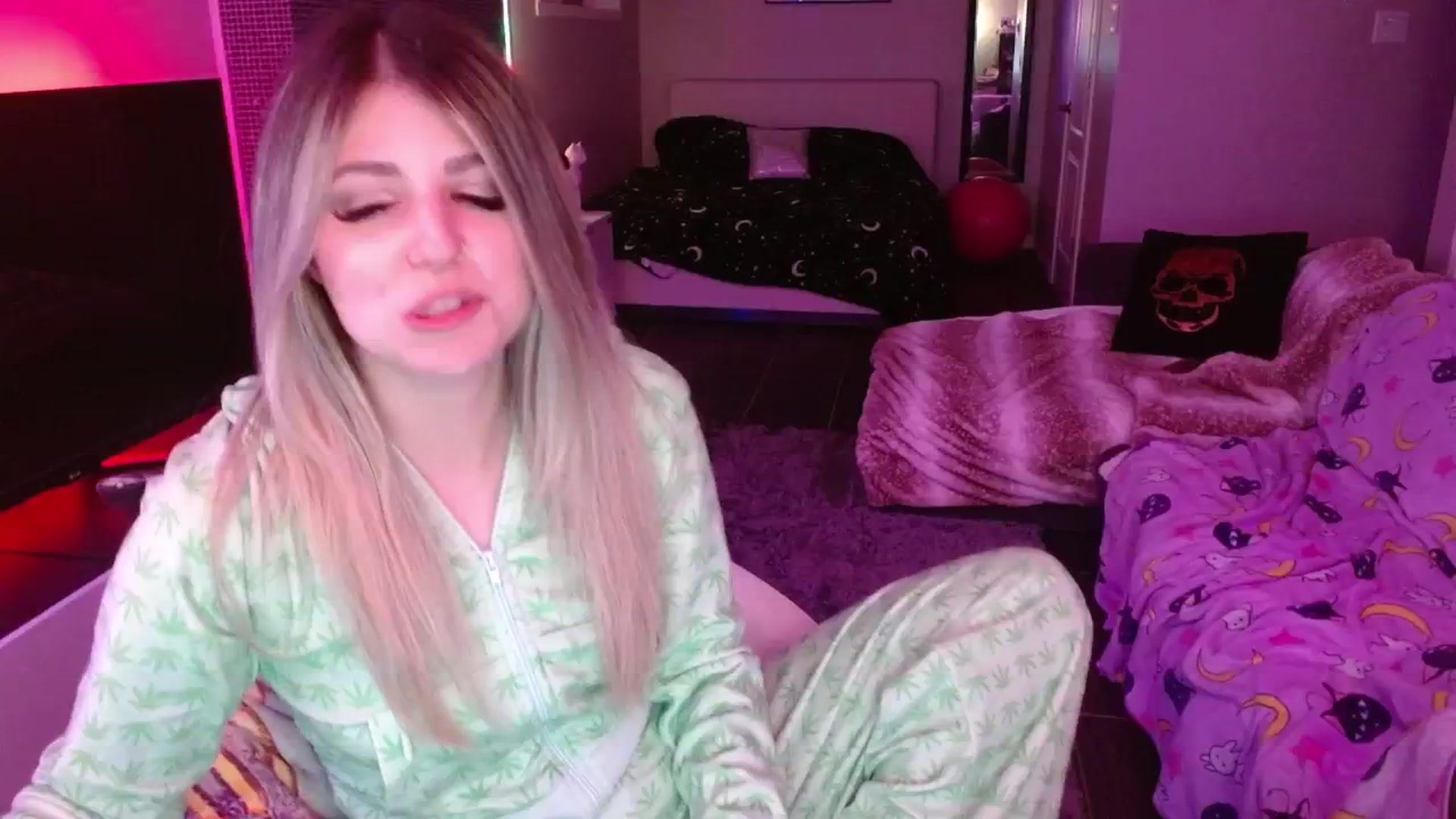 Gallery image thumbnail from Serafina's myfreecams stream on, 06/20/2024, 06:03 image 4 of 20