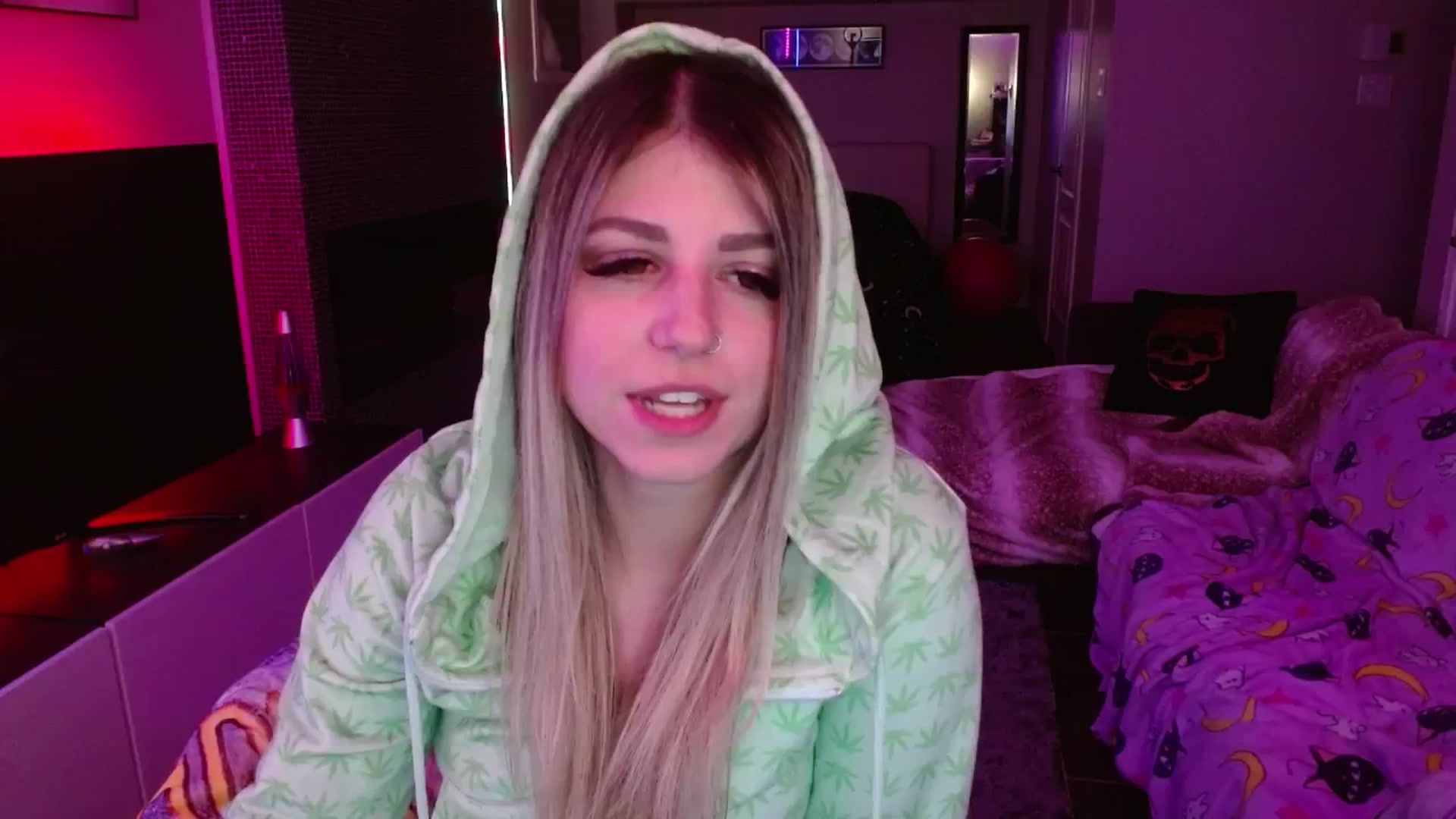 Gallery image thumbnail from Serafina's myfreecams stream on, 06/20/2024, 06:03 image 19 of 20