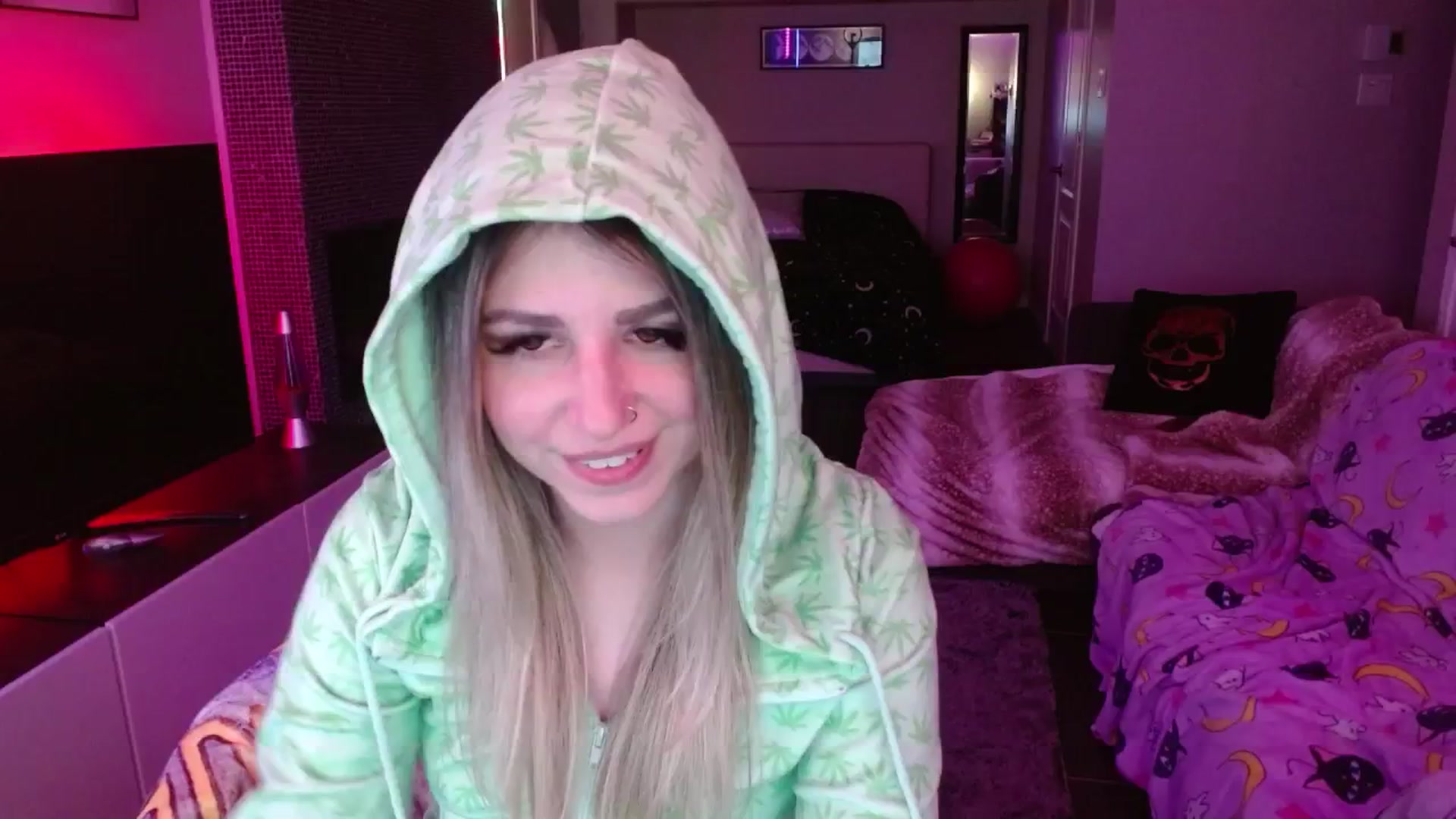 Gallery image thumbnail from Serafina's myfreecams stream on, 06/20/2024, 06:03 image 17 of 20