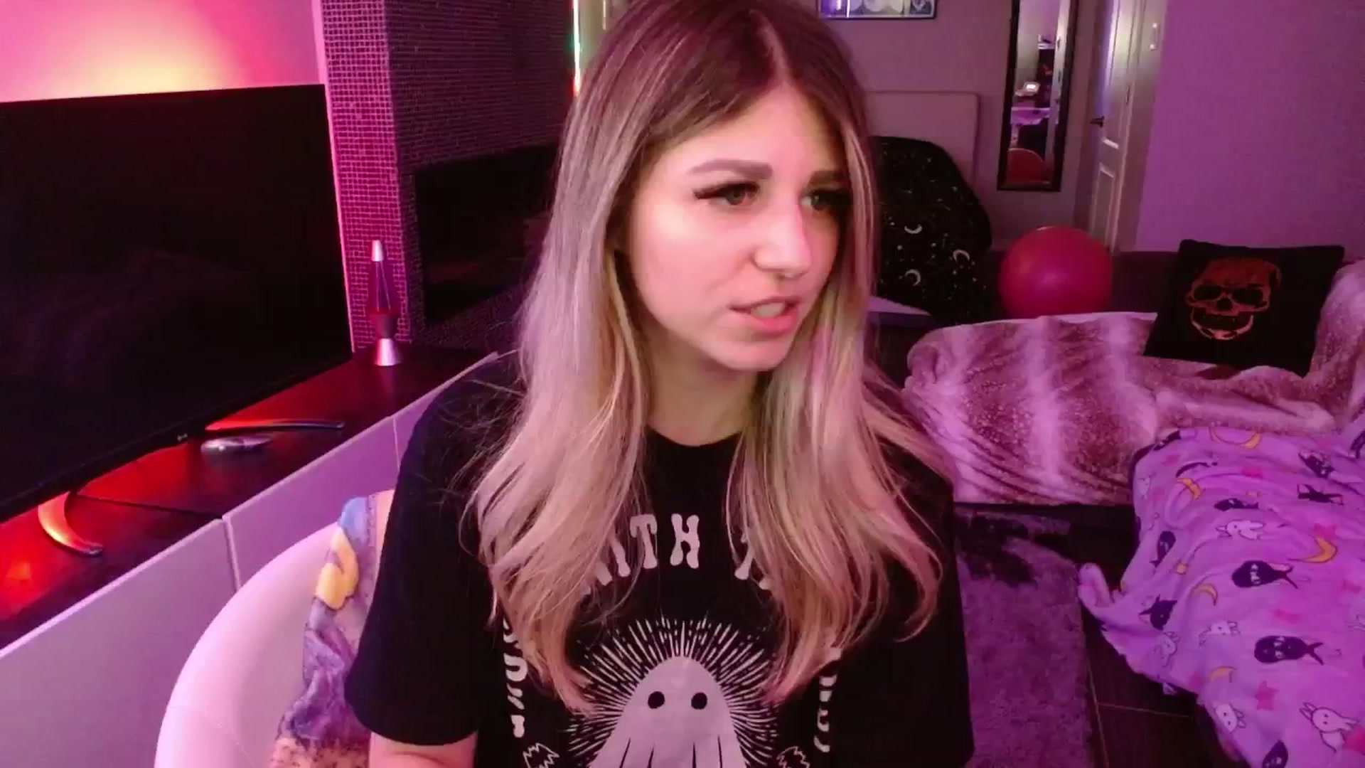 Gallery image thumbnail from Serafina's myfreecams stream on, 06/23/2024, 04:49 image 7 of 20