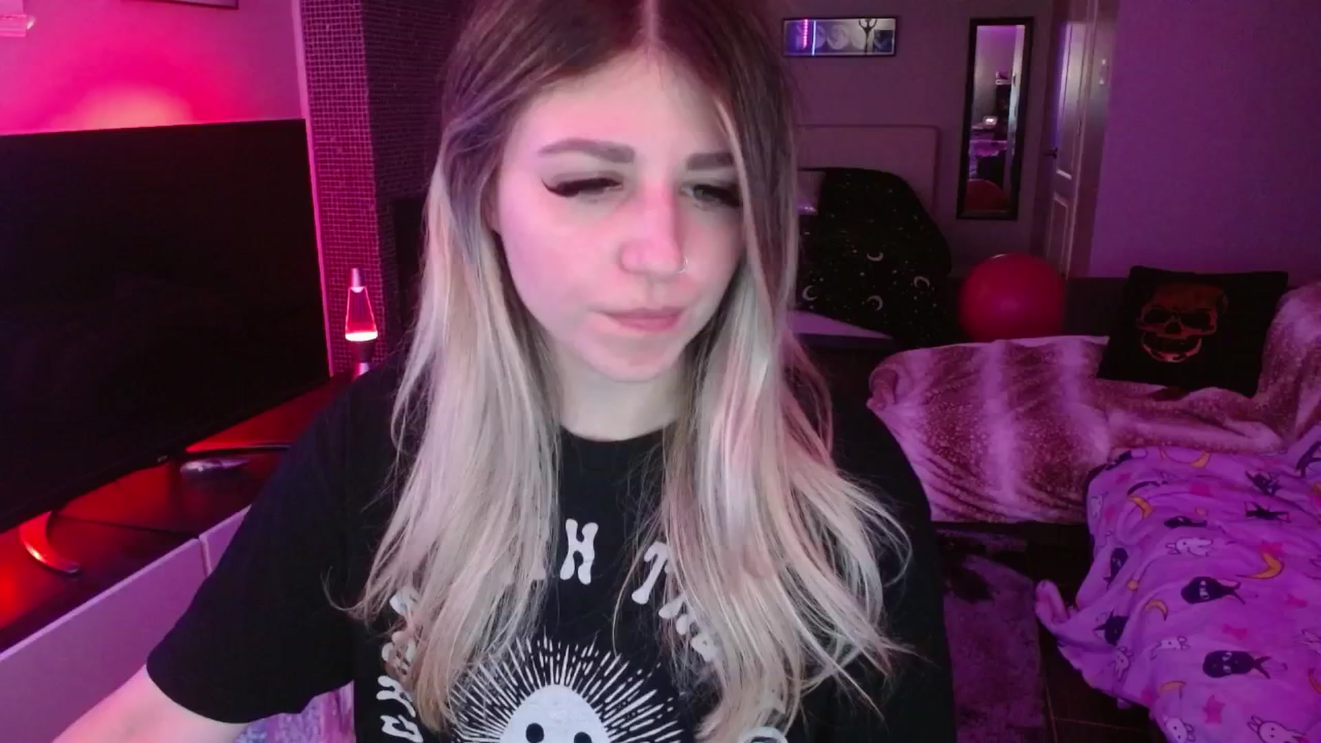 Gallery image thumbnail from Serafina's myfreecams stream on, 06/23/2024, 04:49 image 17 of 20