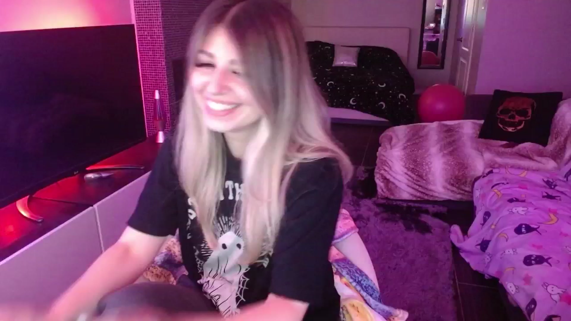 Gallery image thumbnail from Serafina's myfreecams stream on, 06/23/2024, 04:49 image 11 of 20