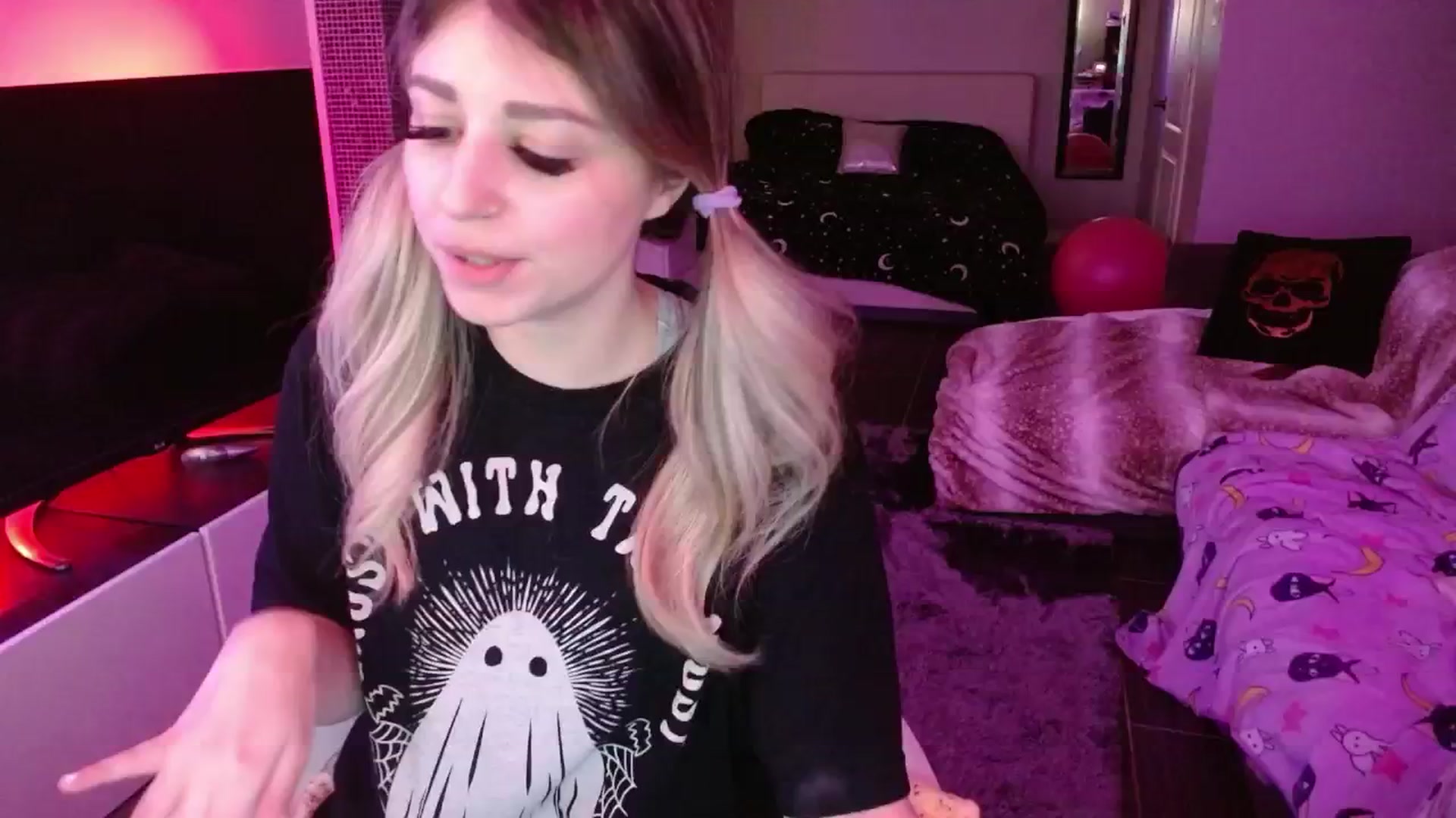 Gallery image thumbnail from Serafina's myfreecams stream on, 06/23/2024, 04:49 image 2 of 20