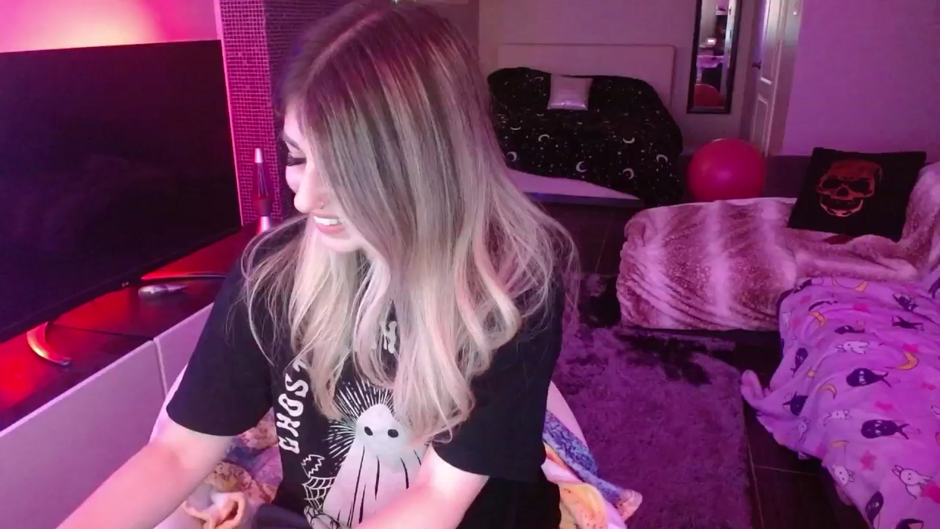 Gallery image thumbnail from Serafina's myfreecams stream on, 06/23/2024, 04:49 image 14 of 20