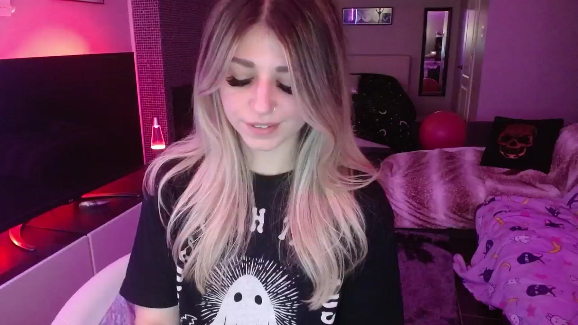 Gallery image thumbnail from Serafina's myfreecams stream on, 06/23/2024, 04:49 image 18 of 20