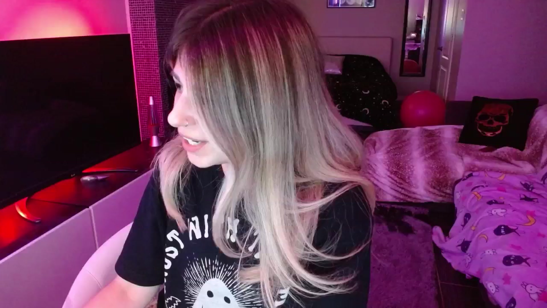 Gallery image thumbnail from Serafina's myfreecams stream on, 06/23/2024, 04:49 image 10 of 20