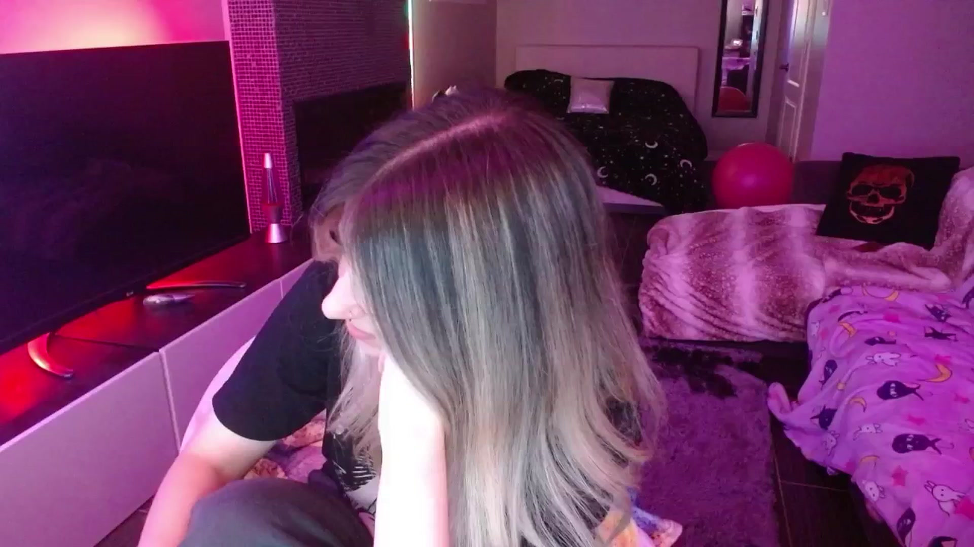 Gallery image thumbnail from Serafina's myfreecams stream on, 06/23/2024, 04:49 image 13 of 20