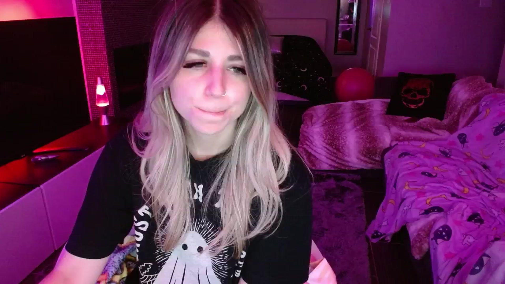 Gallery image thumbnail from Serafina's myfreecams stream on, 06/23/2024, 07:07 image 4 of 20