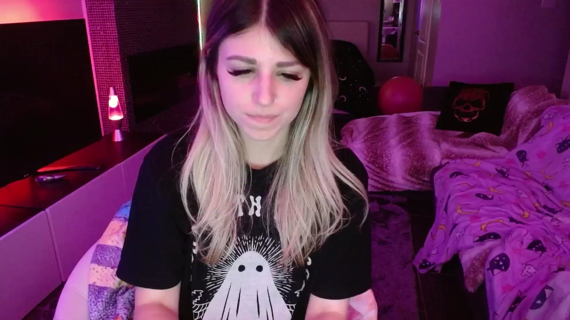 Gallery image thumbnail from Serafina's myfreecams stream on, 06/23/2024, 07:07 image 10 of 20
