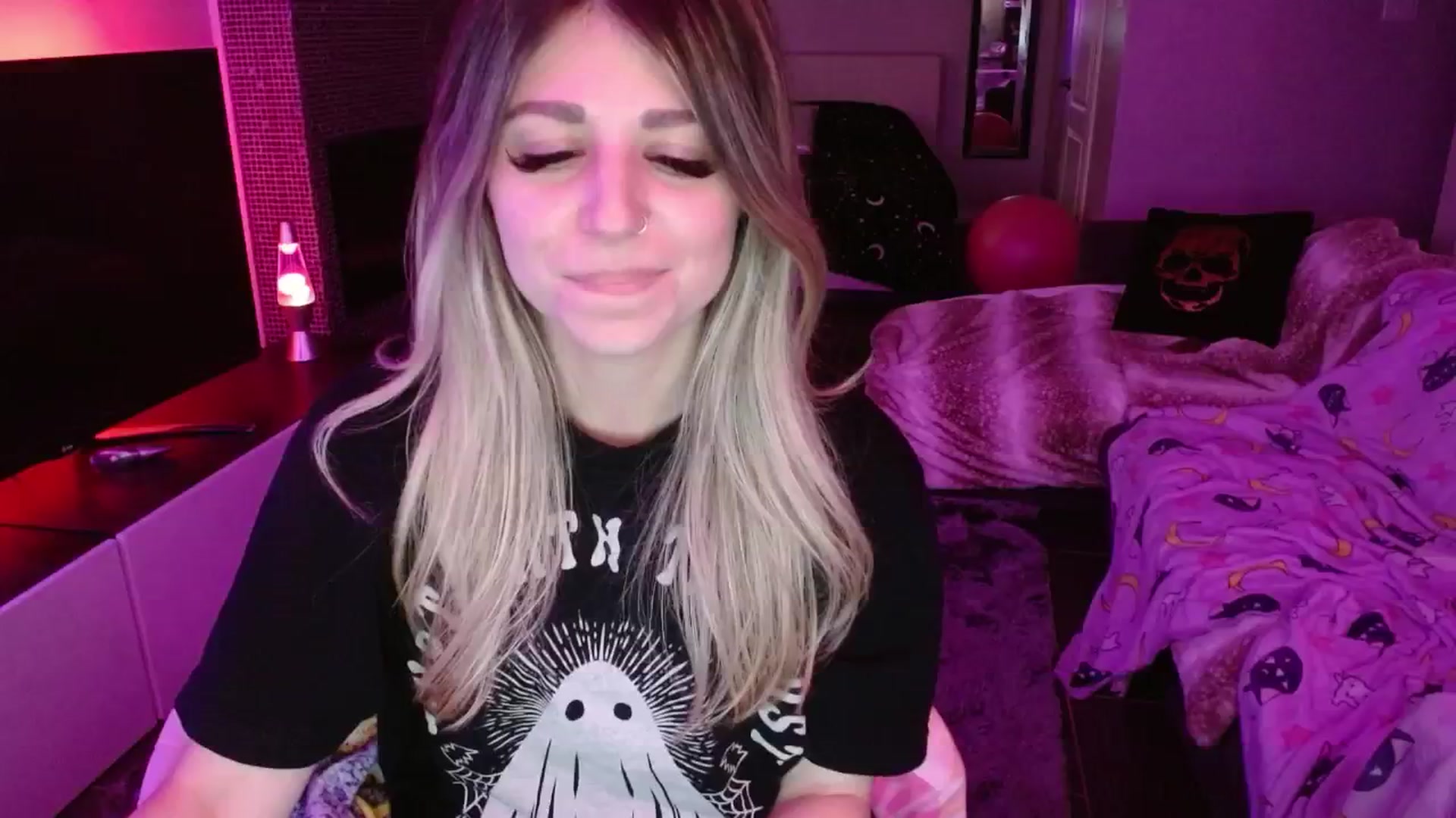 Gallery image thumbnail from Serafina's myfreecams stream on, 06/23/2024, 07:07 image 17 of 20