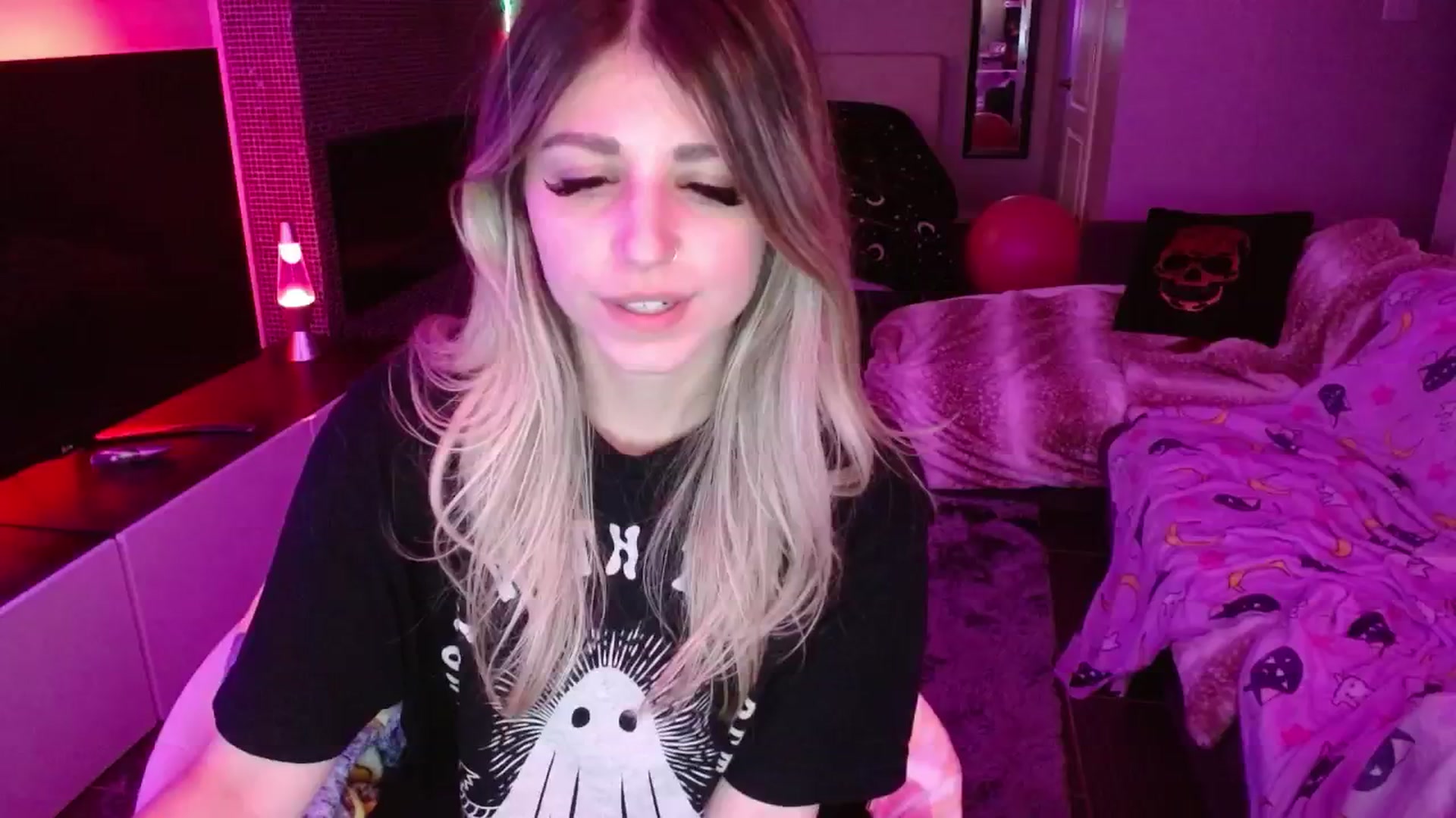 Gallery image thumbnail from Serafina's myfreecams stream on, 06/23/2024, 07:07 image 2 of 20