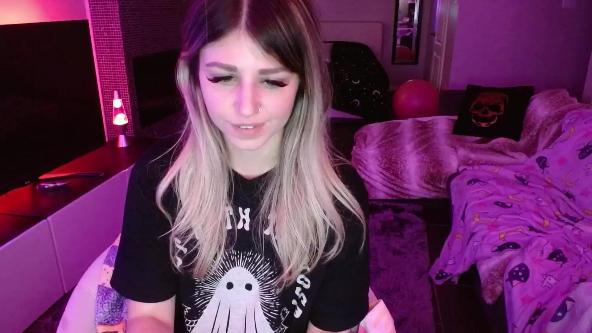 Gallery image thumbnail from Serafina's myfreecams stream on, 06/23/2024, 07:07 image 13 of 20