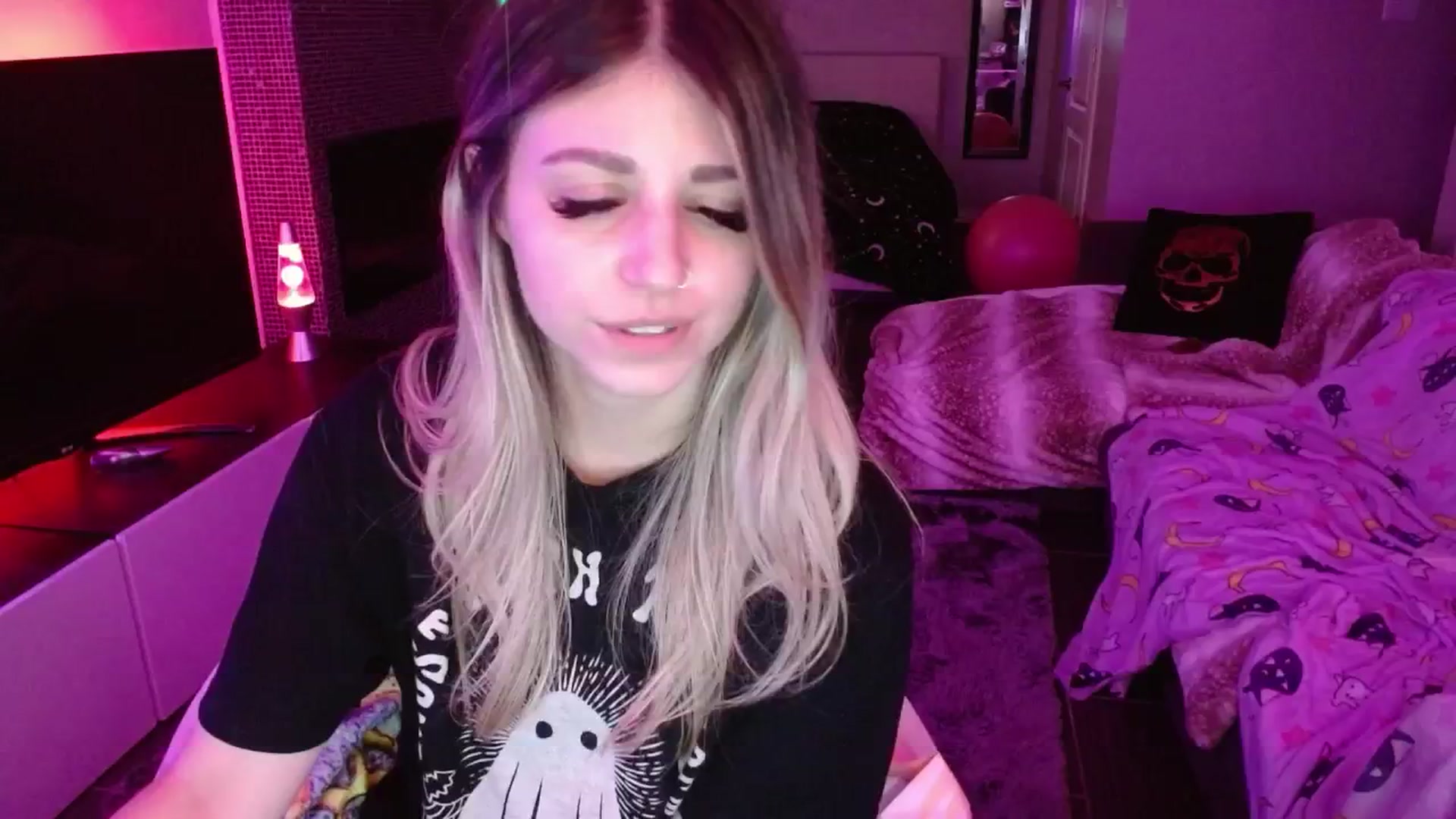 Gallery image thumbnail from Serafina's myfreecams stream on, 06/23/2024, 07:07 image 5 of 20