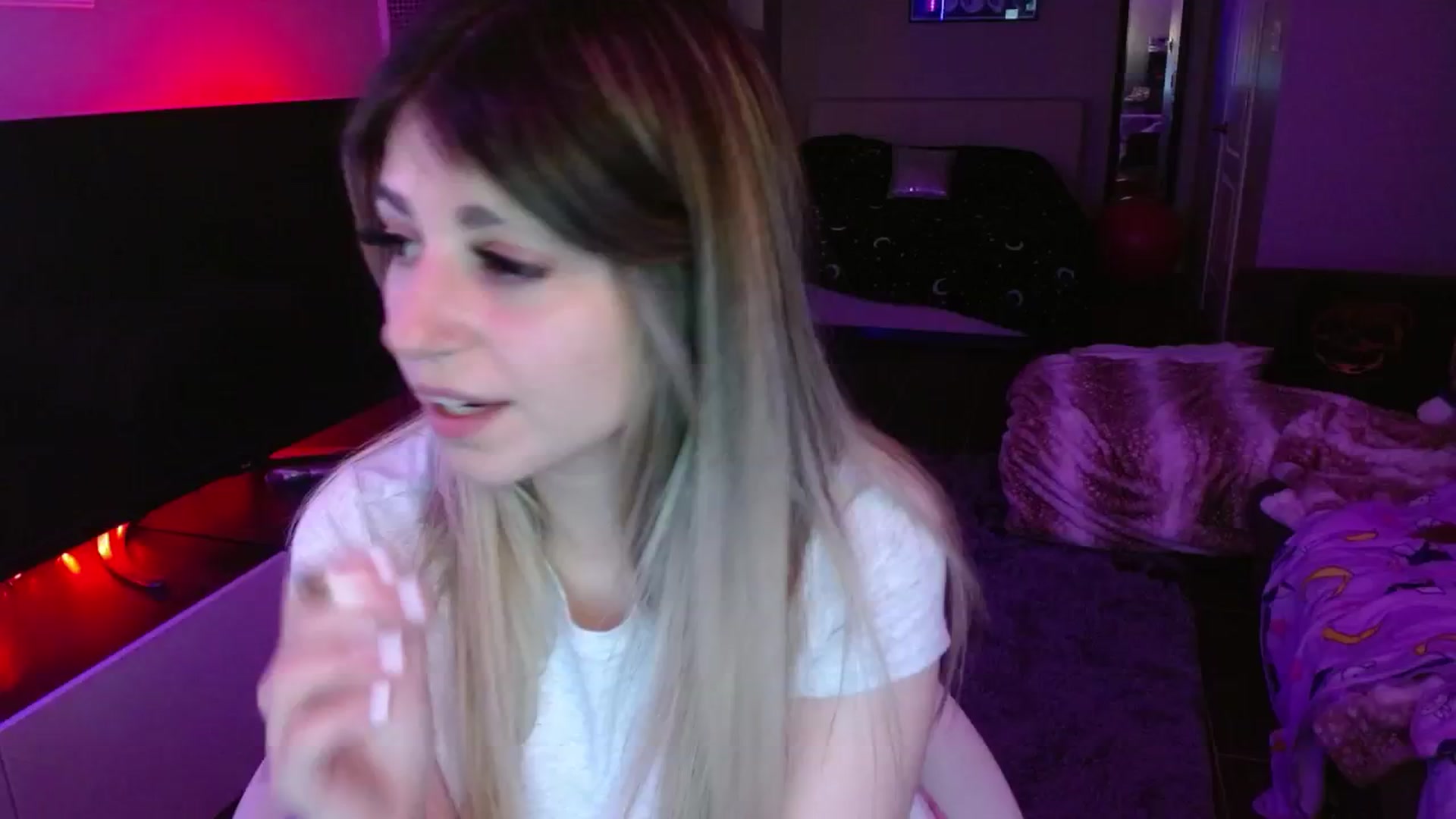 Gallery image thumbnail from Serafina's myfreecams stream on, 06/27/2024, 06:27 image 9 of 20