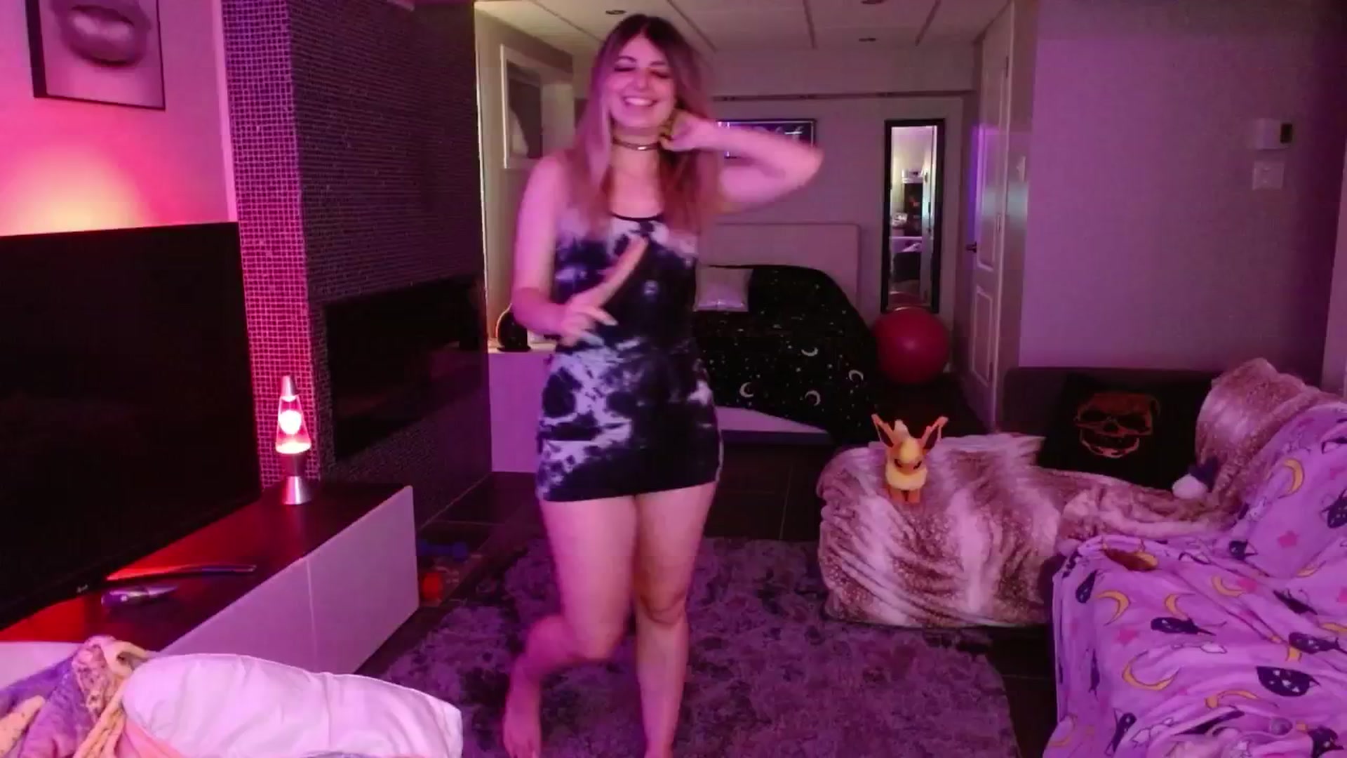Gallery image thumbnail from Serafina's myfreecams stream on, 06/28/2024, 06:20 image 13 of 20
