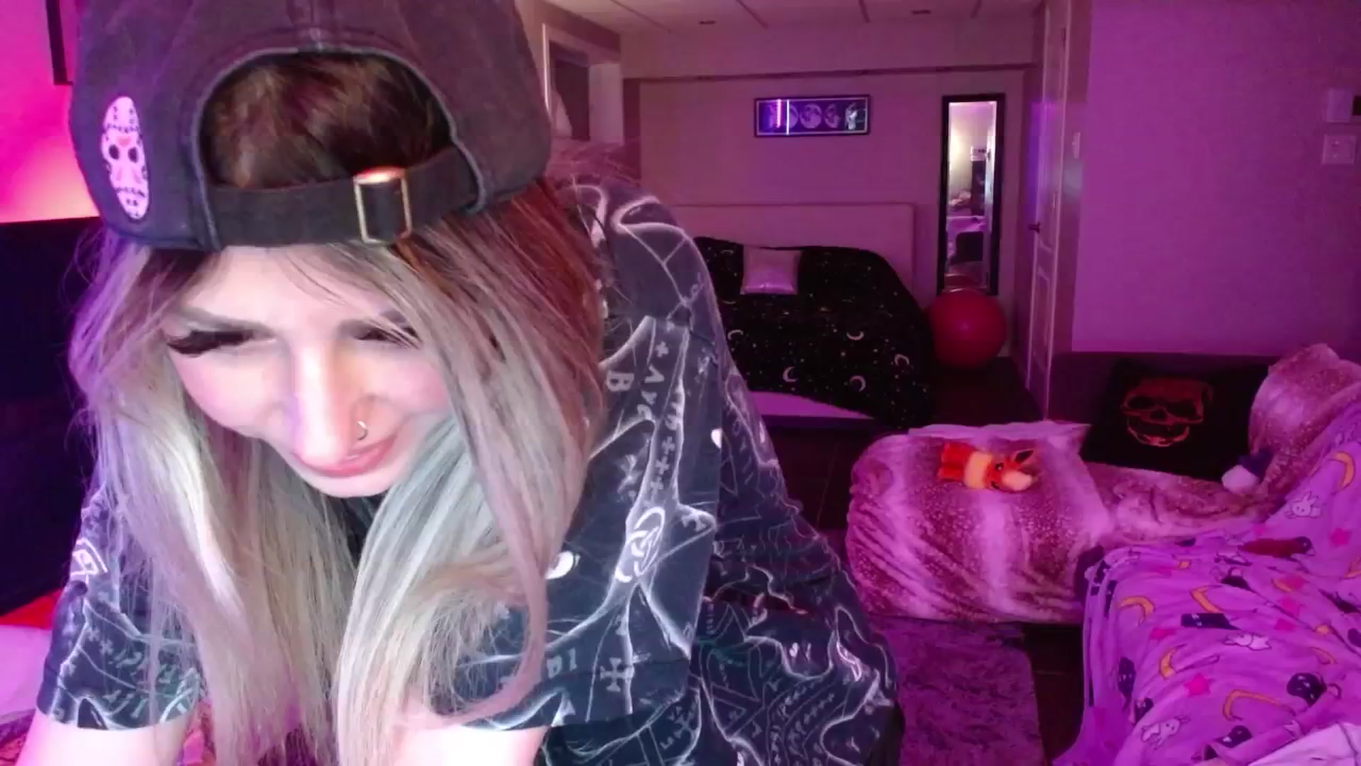 Gallery image thumbnail from Serafina's myfreecams stream on, 06/29/2024, 07:39 image 18 of 20