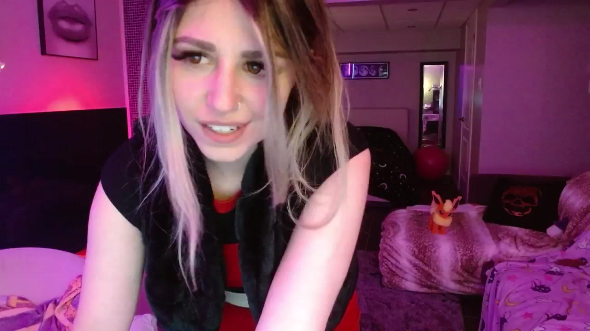 Gallery image thumbnail from Serafina's myfreecams stream on, 07/01/2024, 07:07 image 18 of 20
