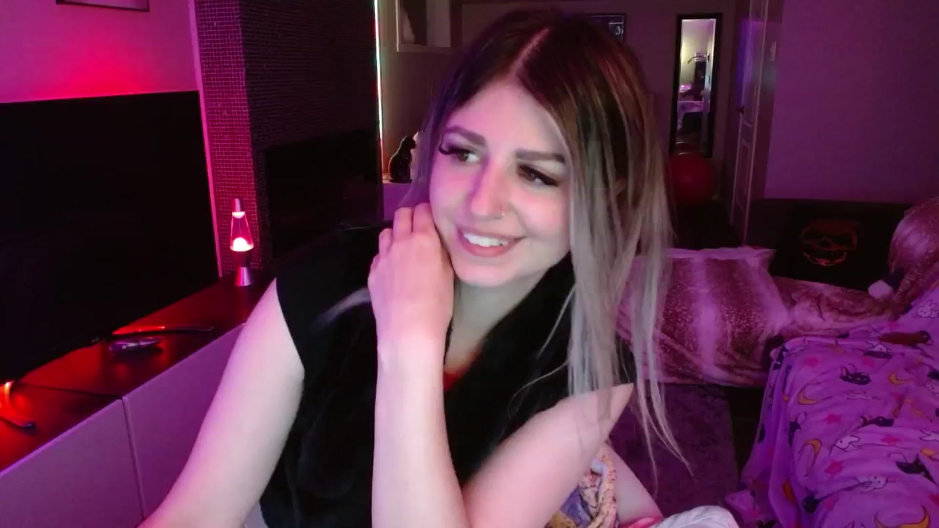 Gallery image thumbnail from Serafina's myfreecams stream on, 07/01/2024, 07:07 image 19 of 20