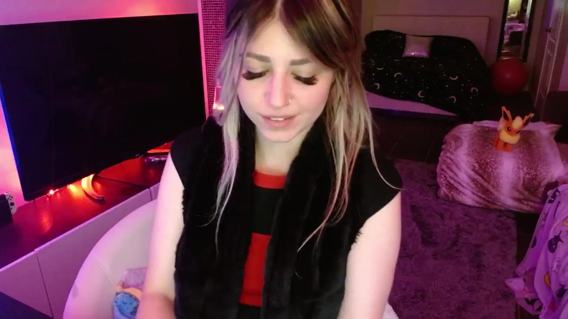 Gallery image thumbnail from Serafina's myfreecams stream on, 07/01/2024, 07:07 image 6 of 20