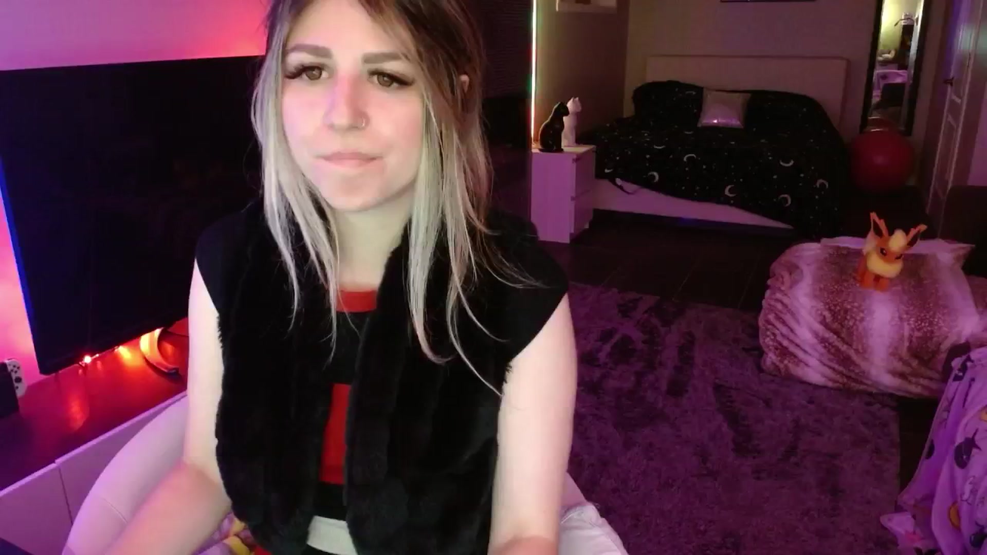 Gallery image thumbnail from Serafina's myfreecams stream on, 07/01/2024, 07:07 image 2 of 20