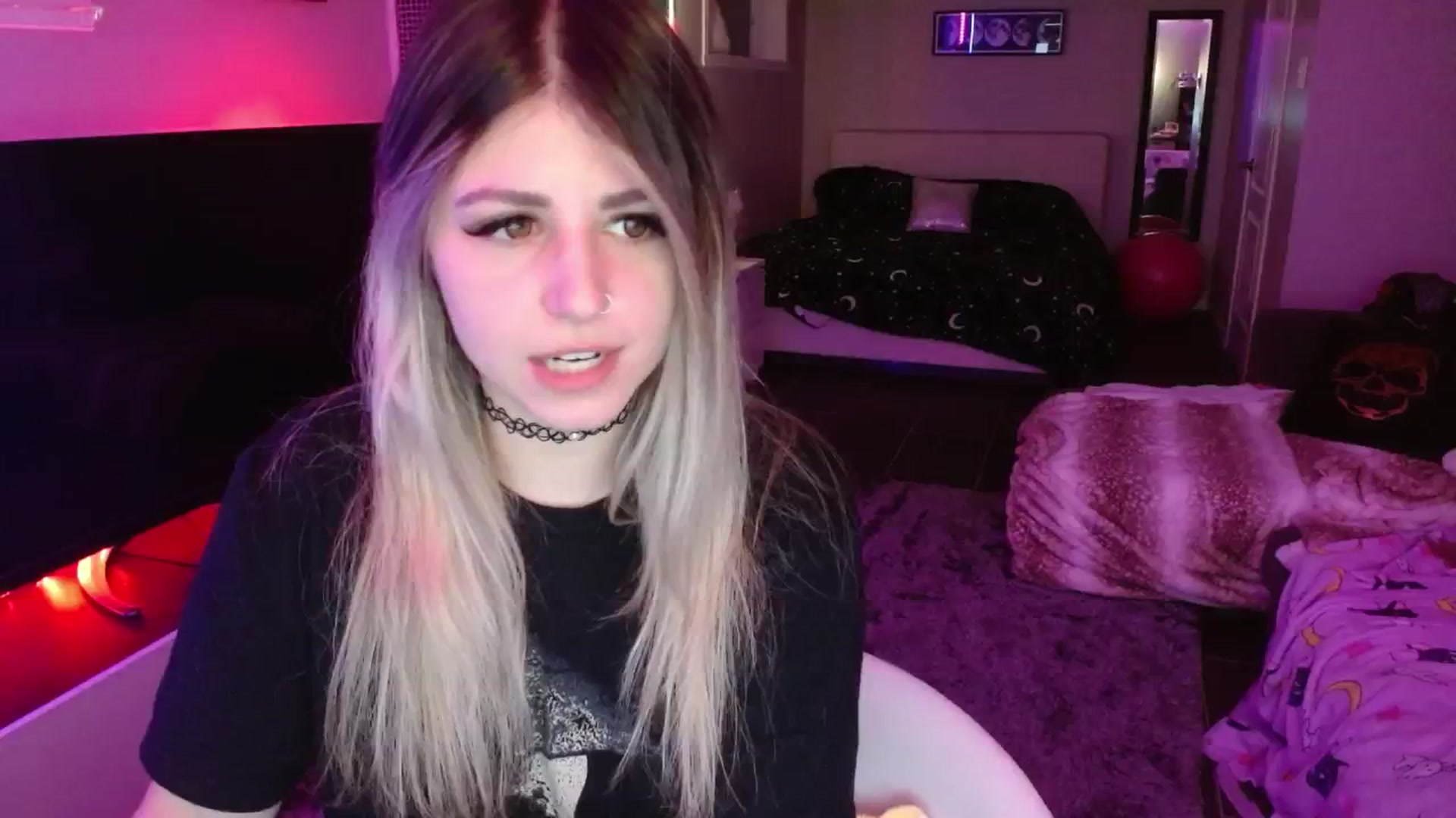 Gallery image thumbnail from Serafina's myfreecams stream on, 07/04/2024, 03:57 image 16 of 20