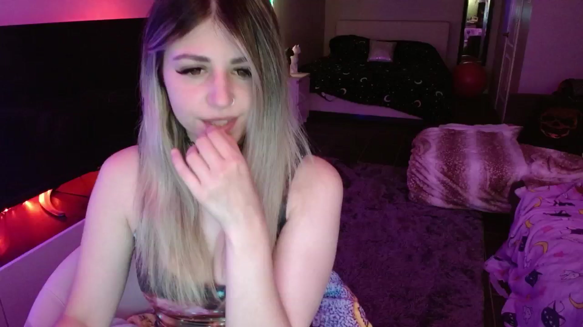 Gallery image thumbnail from Serafina's myfreecams stream on, 07/04/2024, 05:07 image 5 of 20