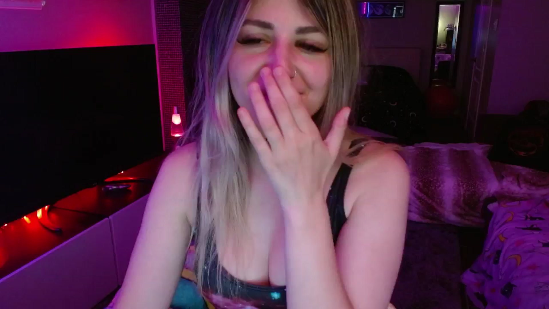 Gallery image thumbnail from Serafina's myfreecams stream on, 07/04/2024, 05:45 image 5 of 20
