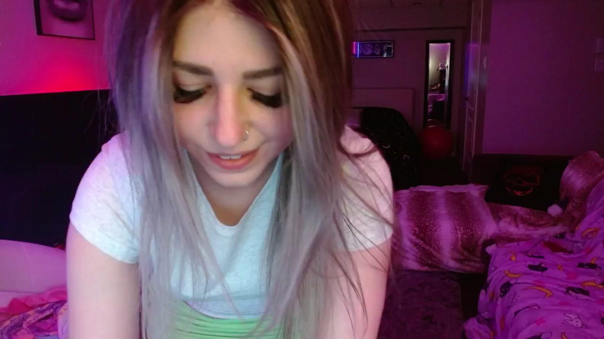 Gallery image thumbnail from Serafina's myfreecams stream on, 07/06/2024, 03:05 image 18 of 20