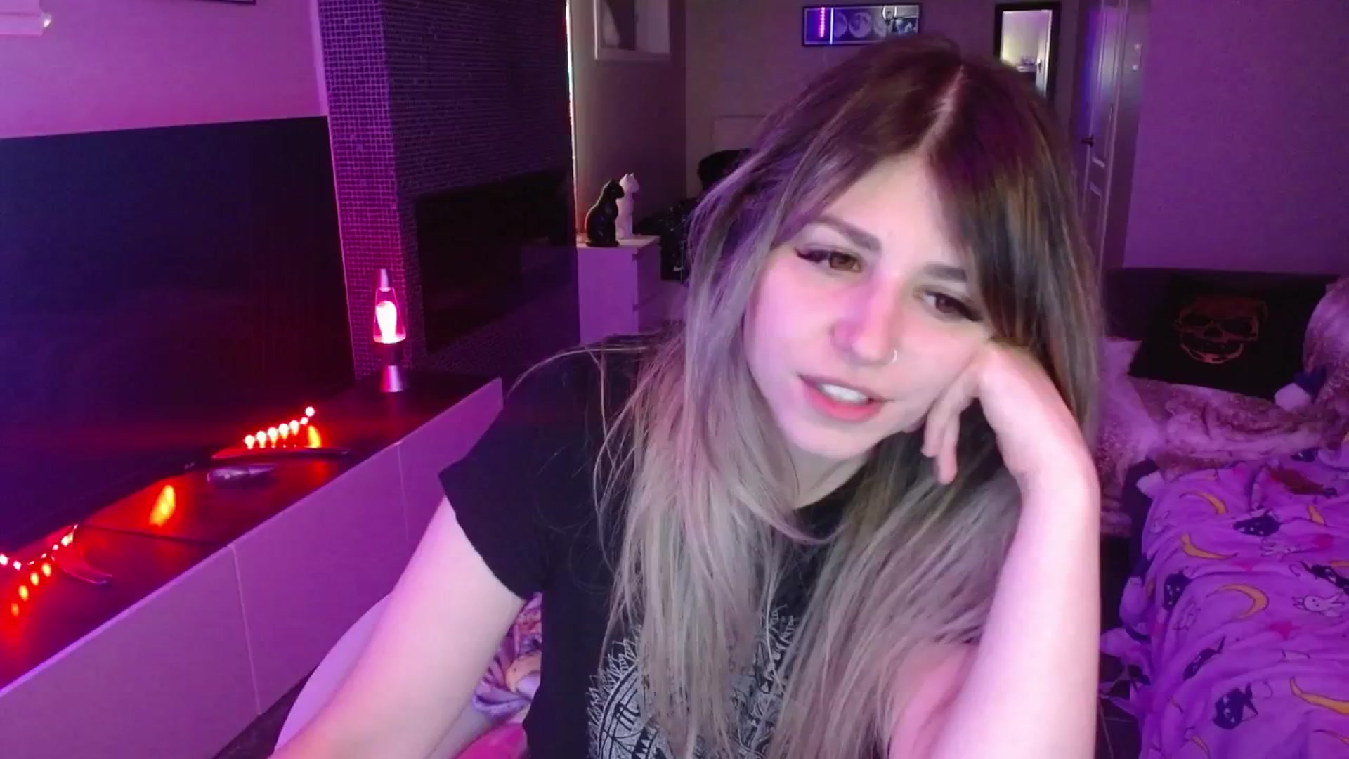 Gallery image thumbnail from Serafina's myfreecams stream on, 07/12/2024, 05:12 image 16 of 20